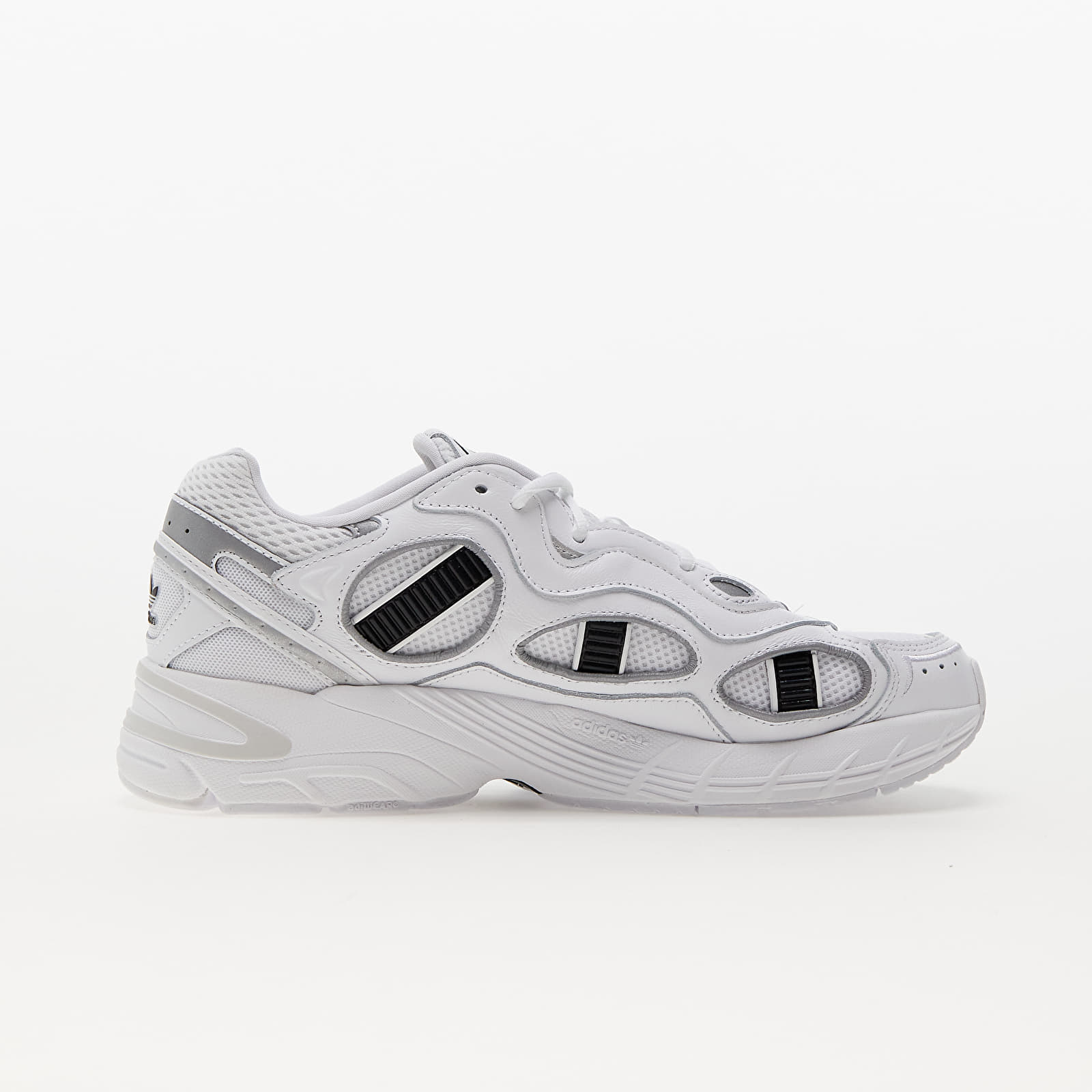 Skor för kvinnor adidas Astir Sn W Ftw White/ Core Black/ Wonder White