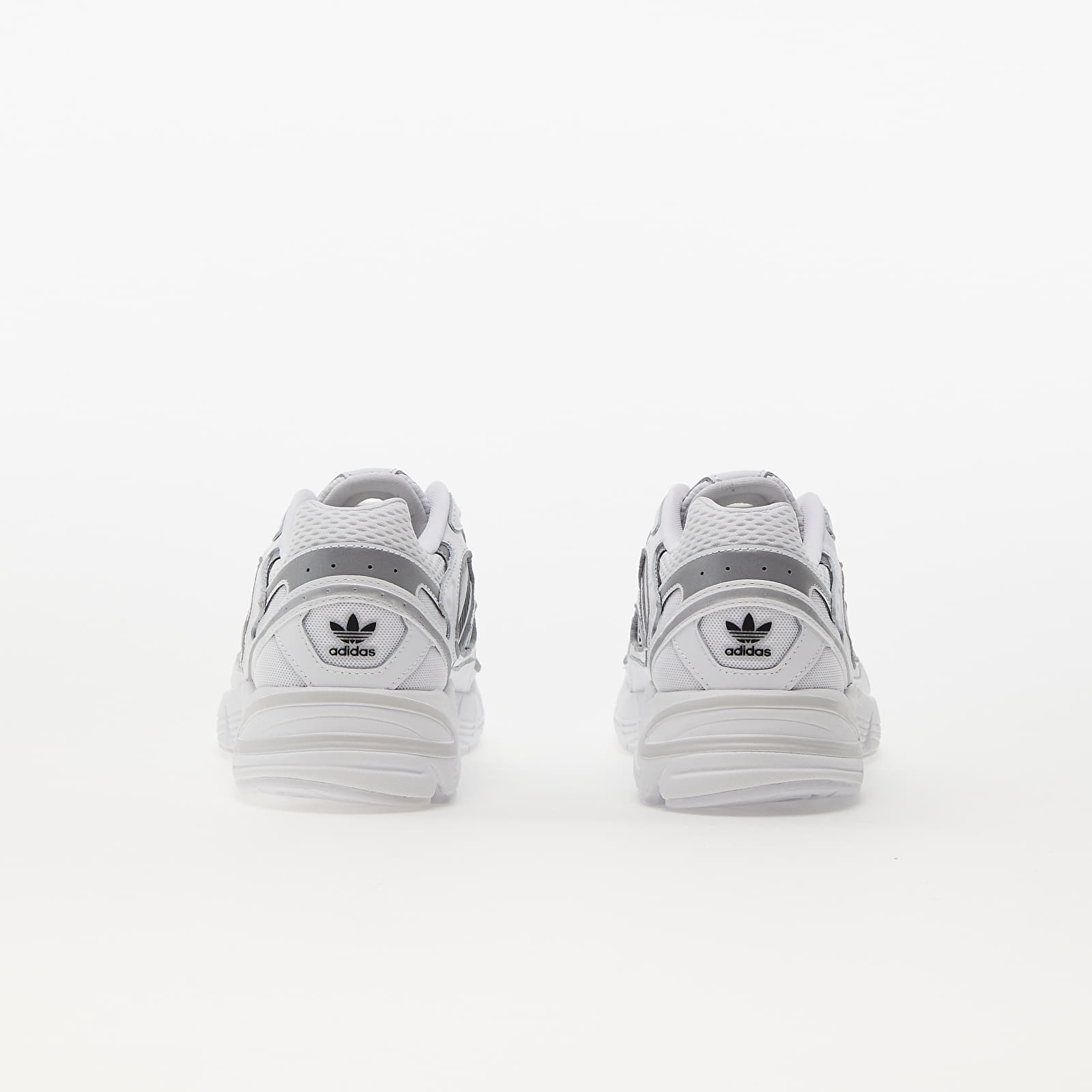 Skor för kvinnor adidas Astir Sn W Ftw White/ Core Black/ Wonder White