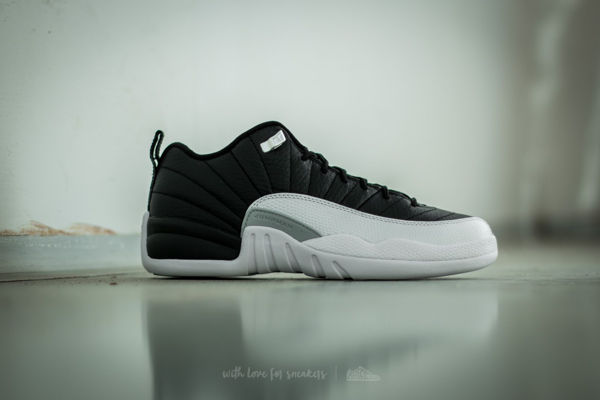Női cipők Air Jordan 12 Retro Low BG Black/ Varsity Red-White