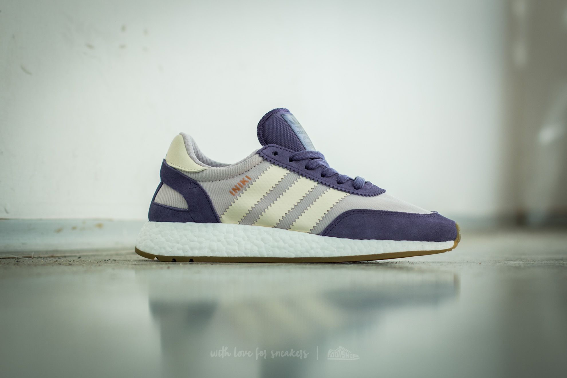 Damen Sneaker und Schuhe adidas Iniki Runner W Super Purple Cream White Ice Purple Footshop