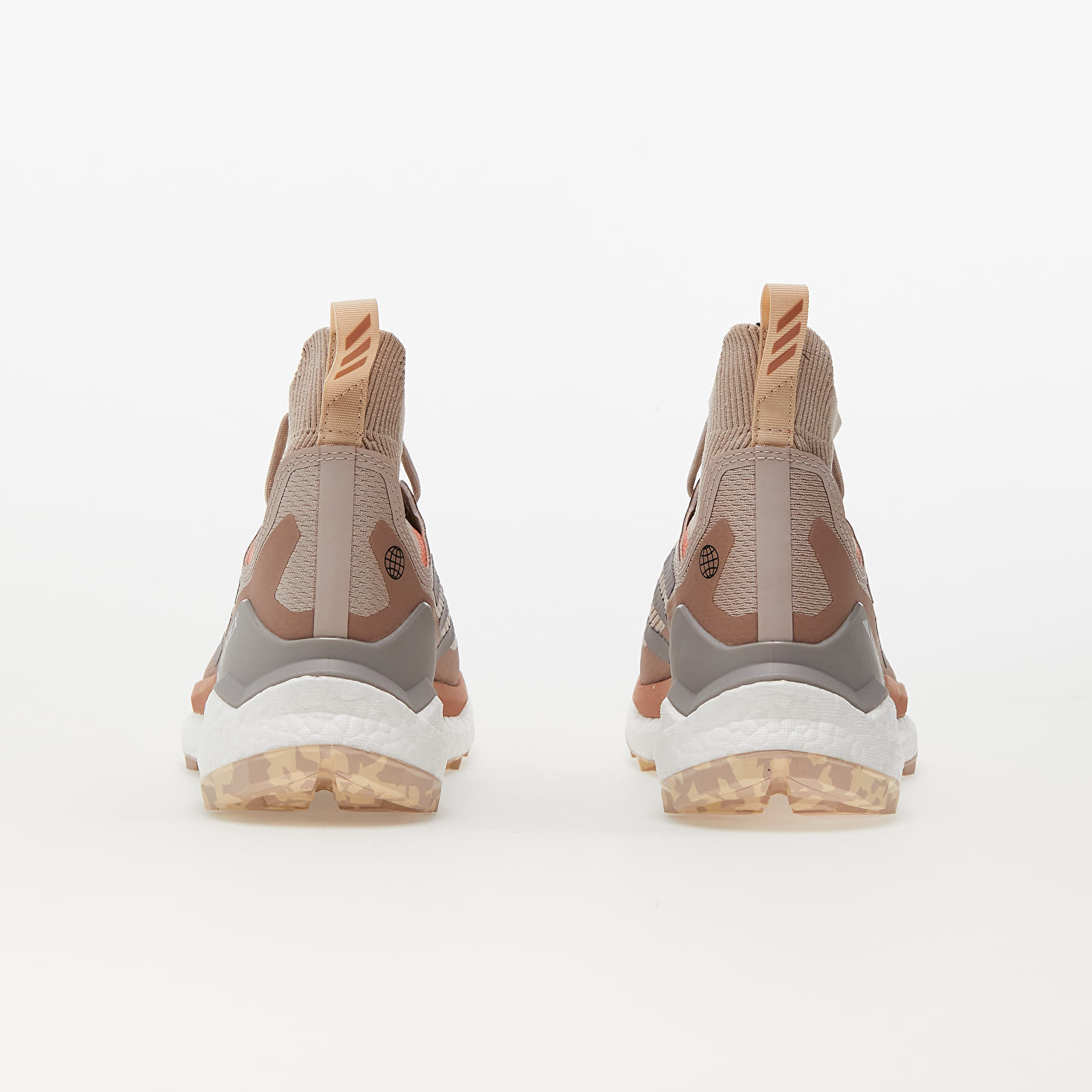 Moteriška avalynė adidas Terrex Free Hiker 2 W Wonder Taupe/ Mettalic/ Impora