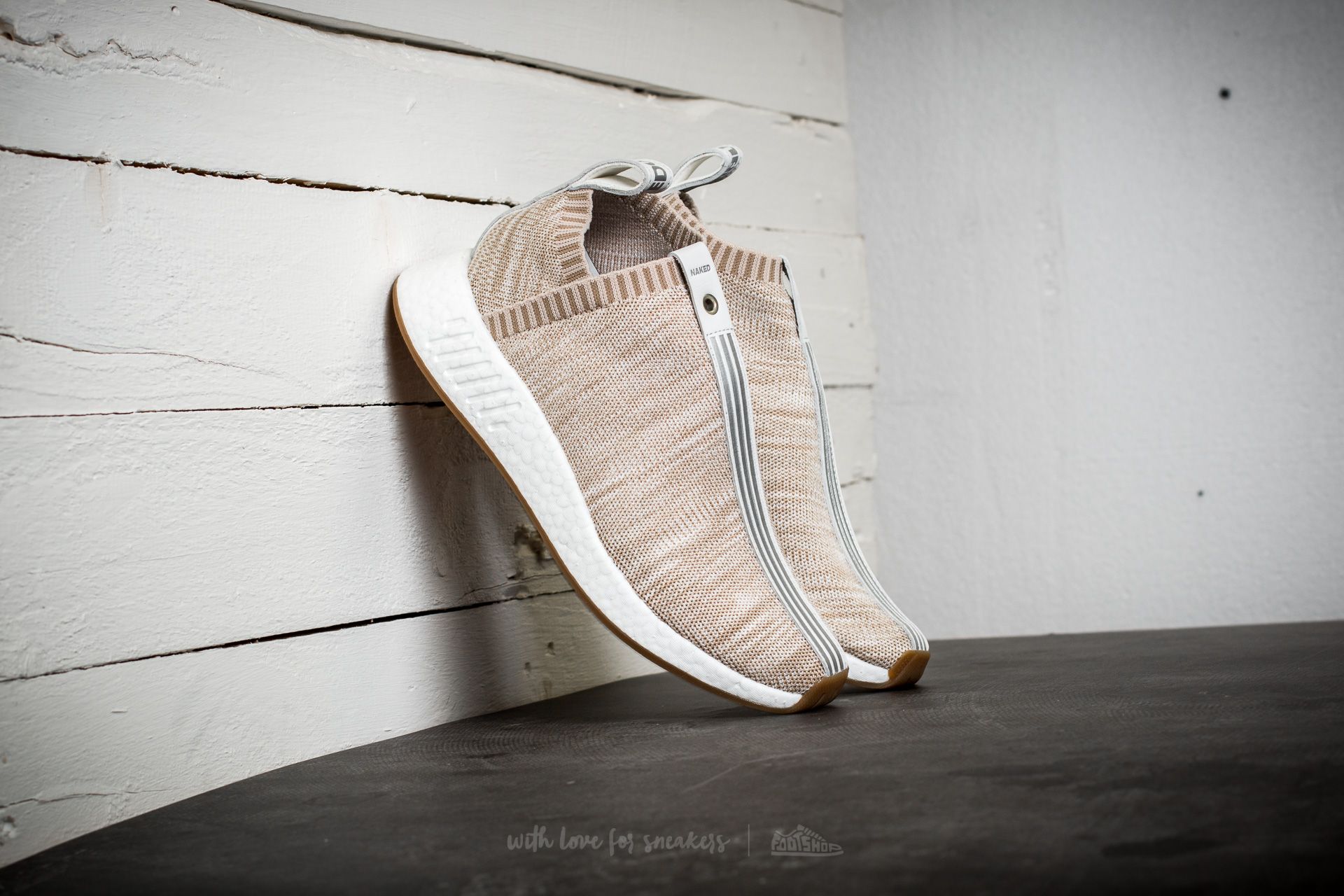 Pánské tenisky a boty adidas Consortium Sneaker Exchange NMD_CS2 PK Kith x Naked Sand/ White