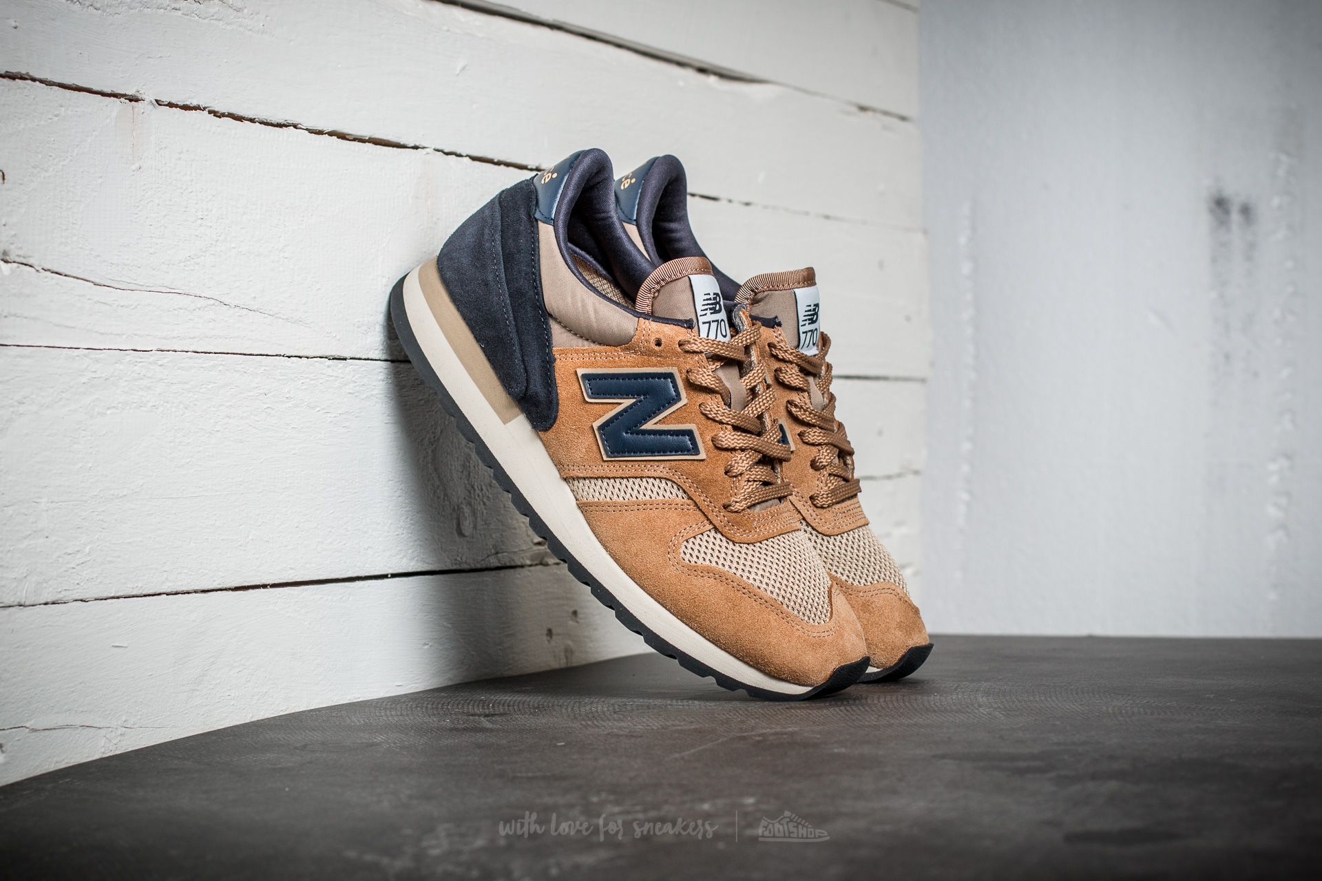 New Balance 770