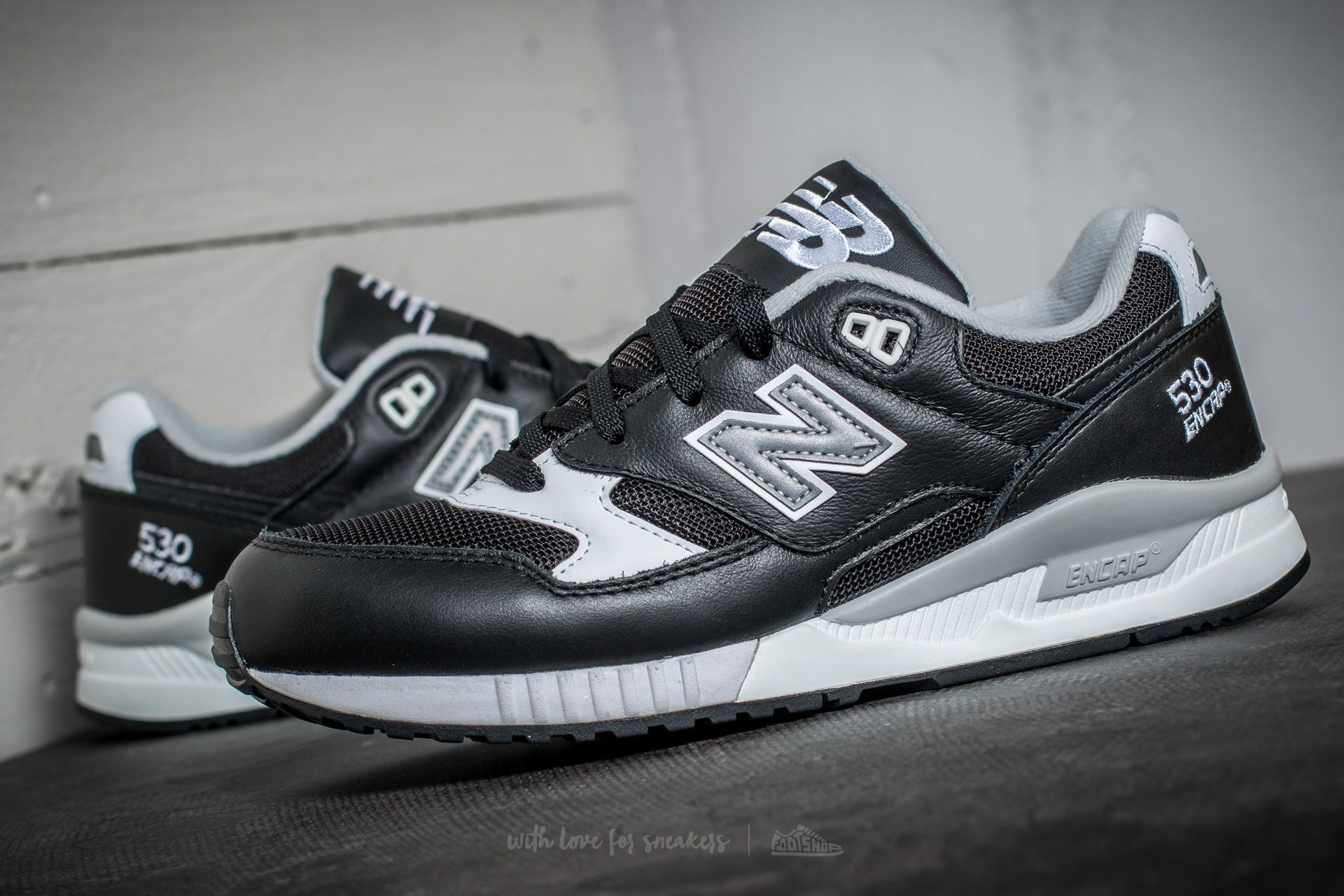 Férfi cipők New Balance 530 Black/ White