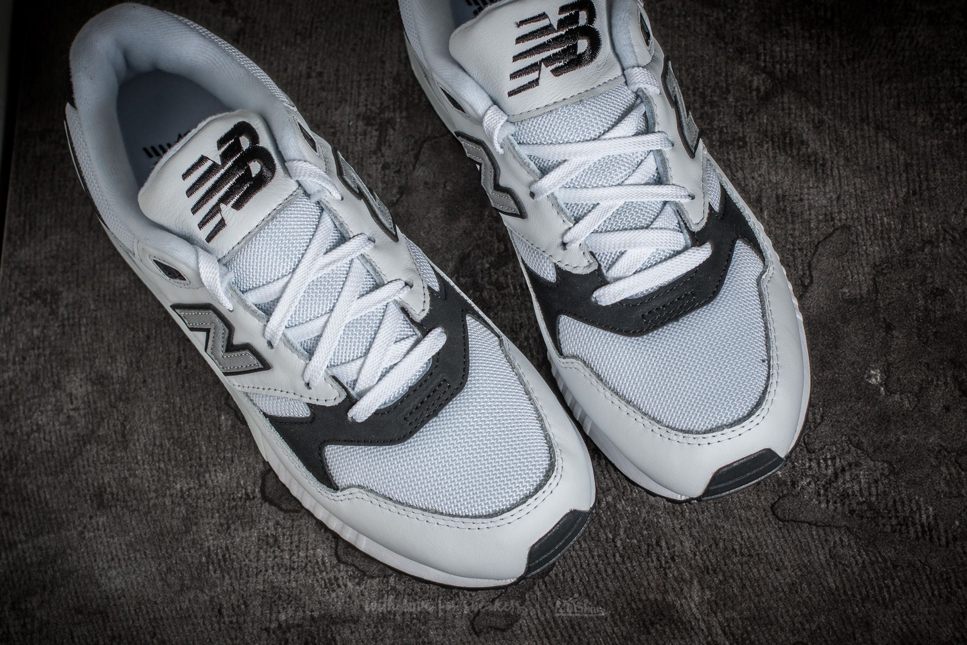 Zapatillas Hombre New Balance 530 White/ Black