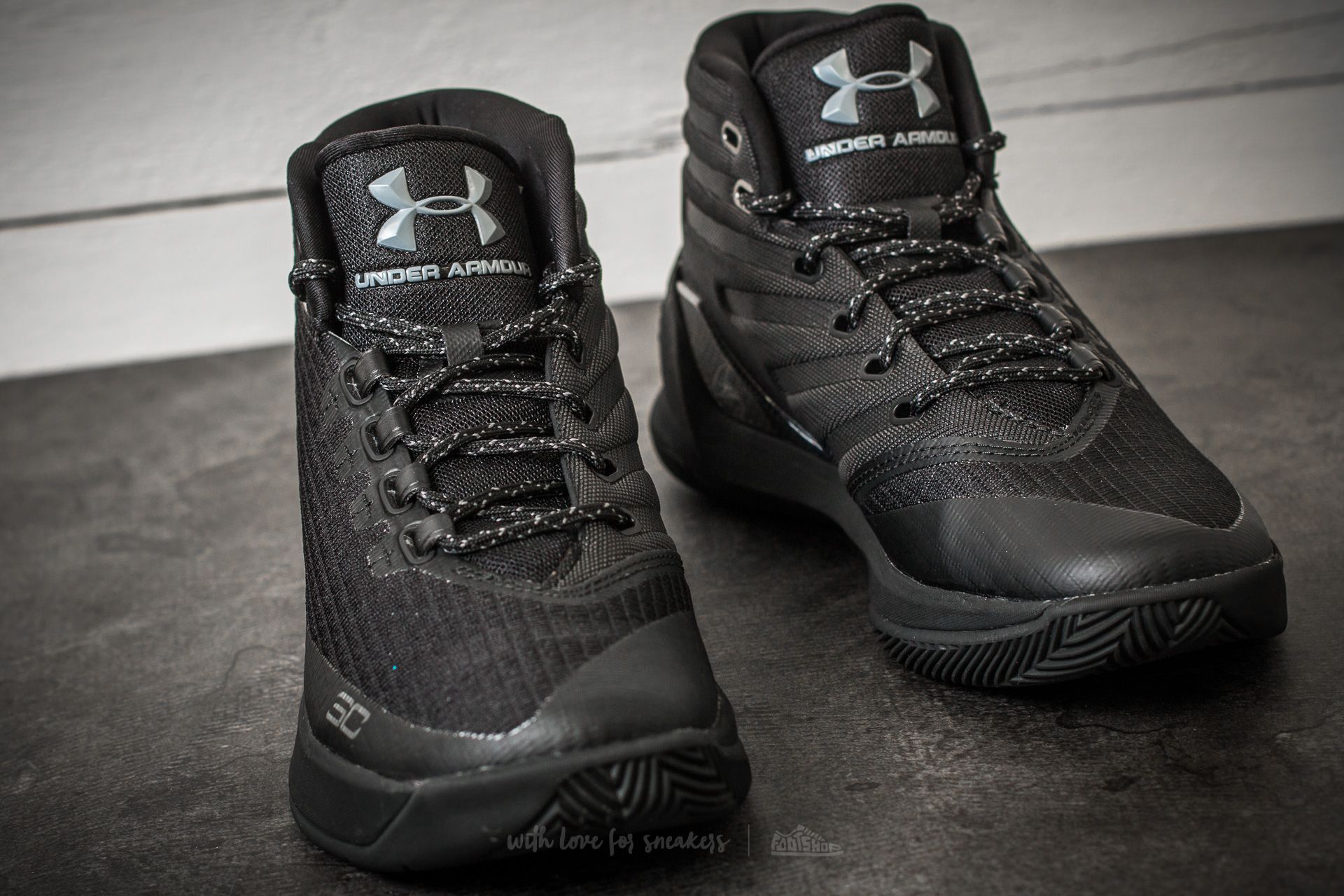 Under armour curry hot sale 3 womens black