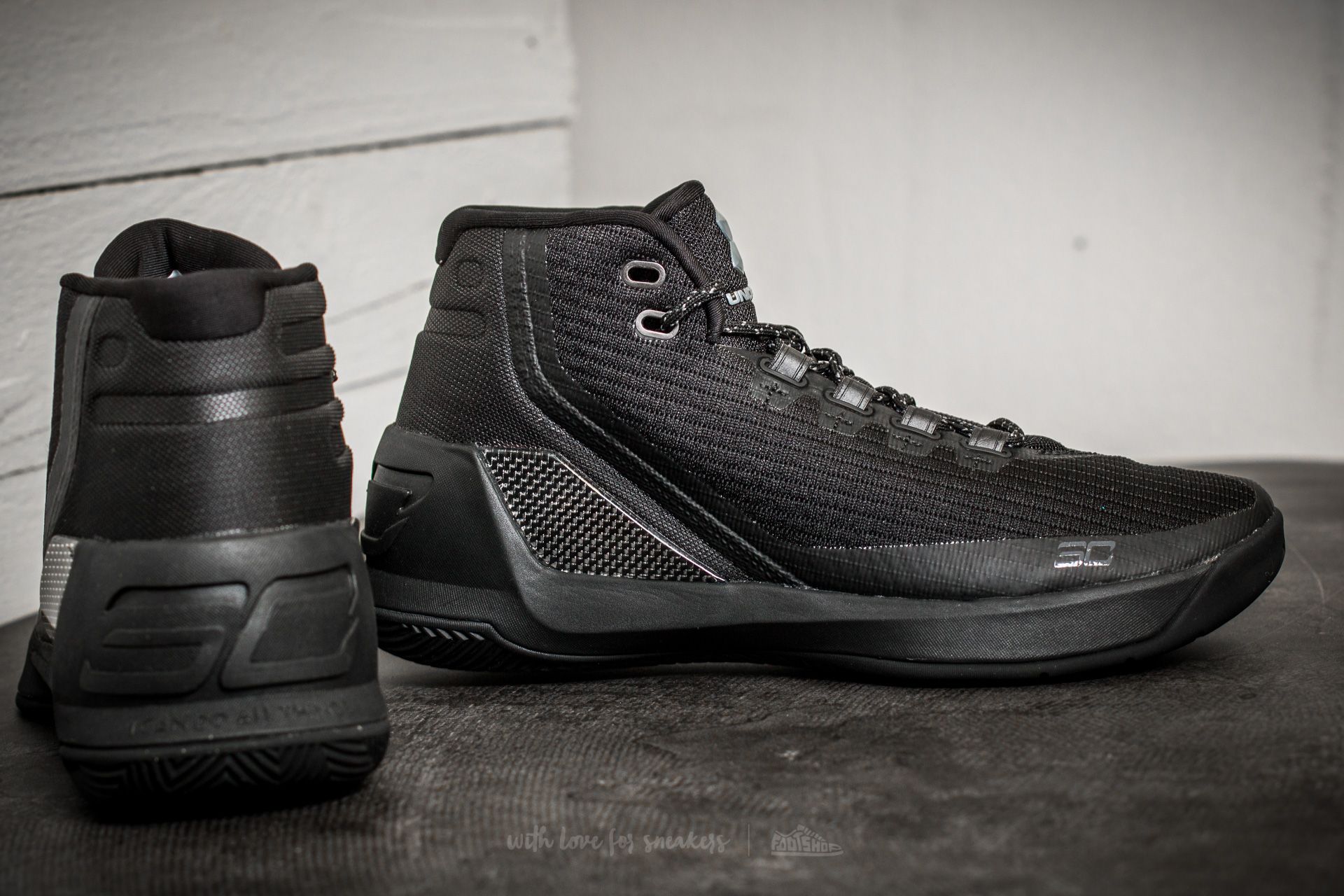 Curry 3 sale triple black