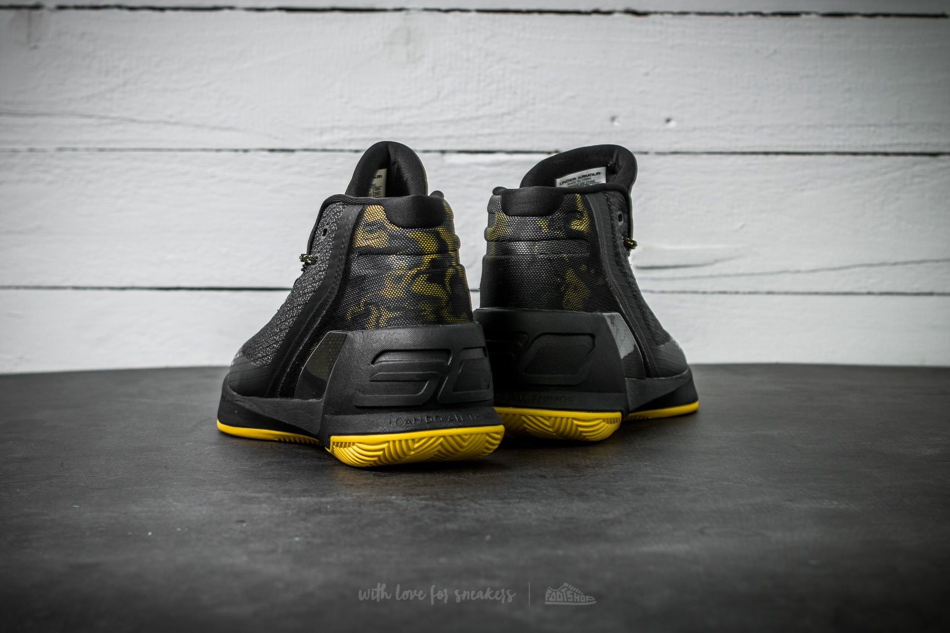 Men s shoes Under Armour Curry 3 SC Camo Edition Footshop