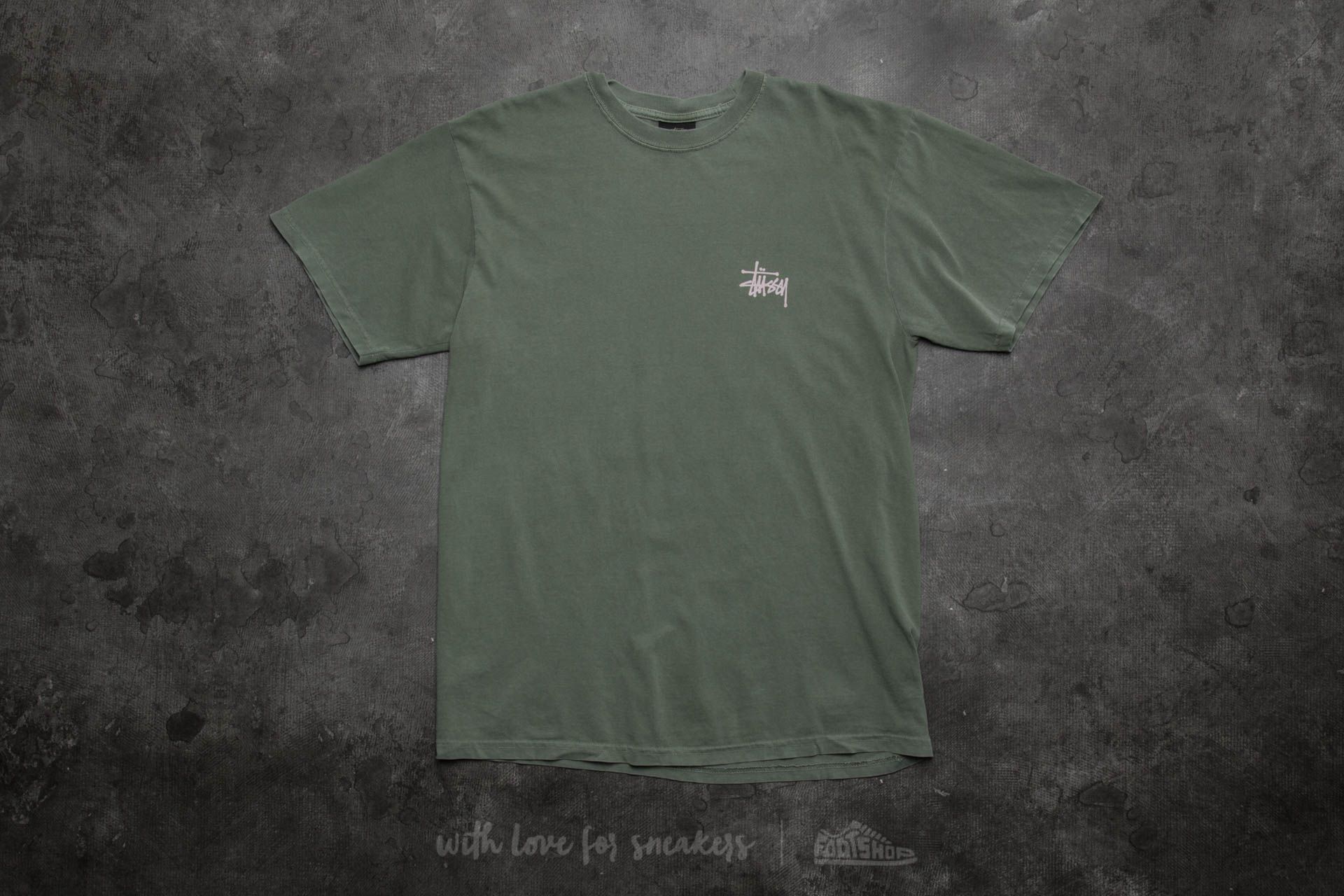 T Shirts and shirts Stussy Basic Pigment Dyed Tee Olive Footshop