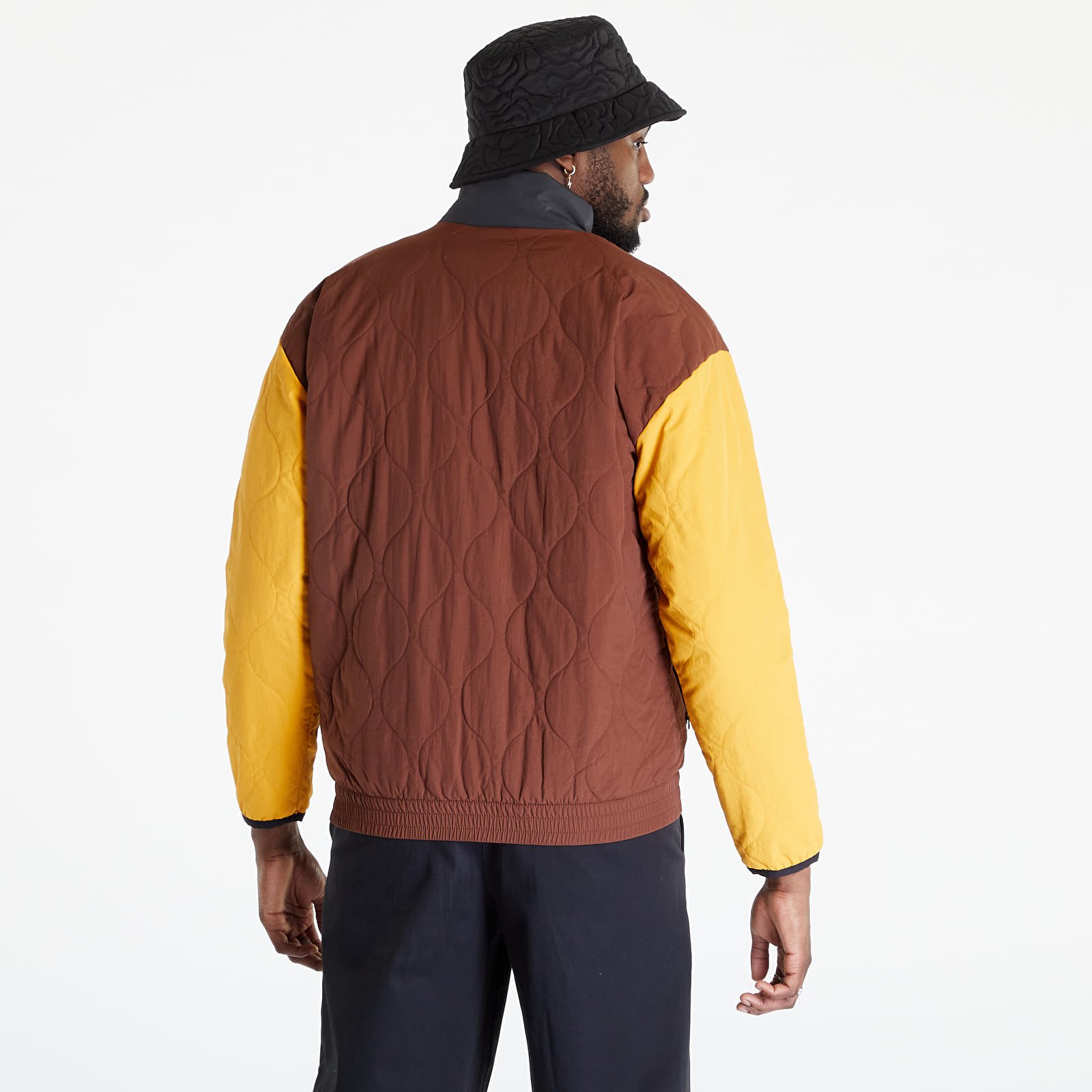Kabátok New Balance Athletics Outerwear Rich Oak