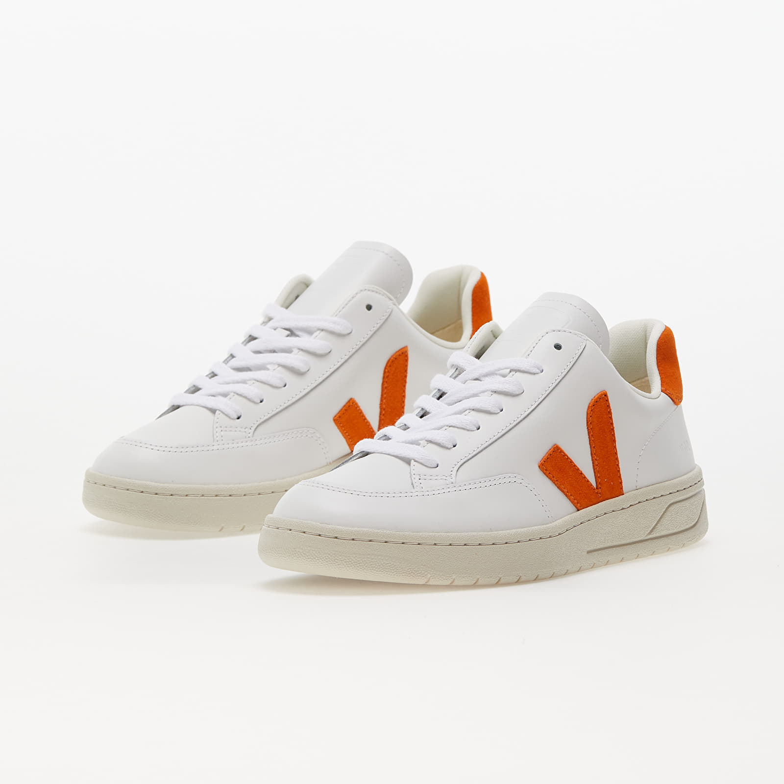 Sko til mænd Veja V-12 Leather Extra-White/ Pumpkin