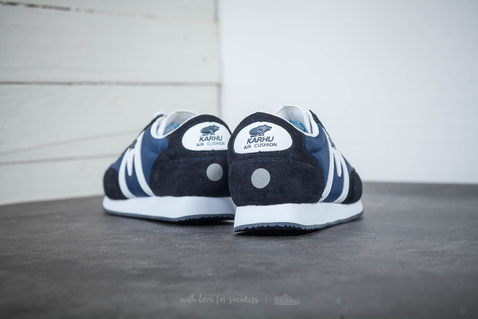 Férfi cipők Karhu Albatross 82 Deep Navy/ White