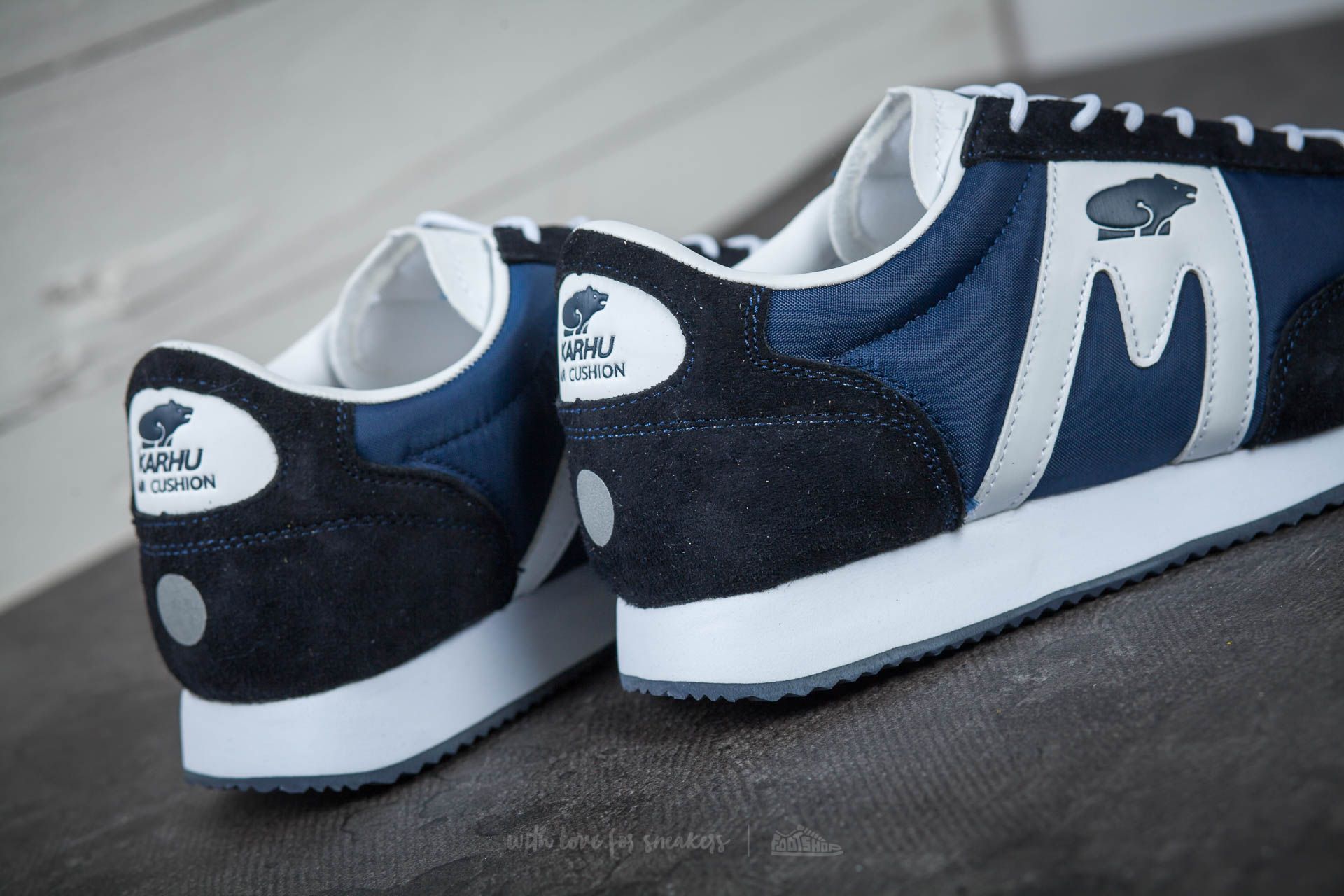 Férfi cipők Karhu Albatross 82 Deep Navy/ White