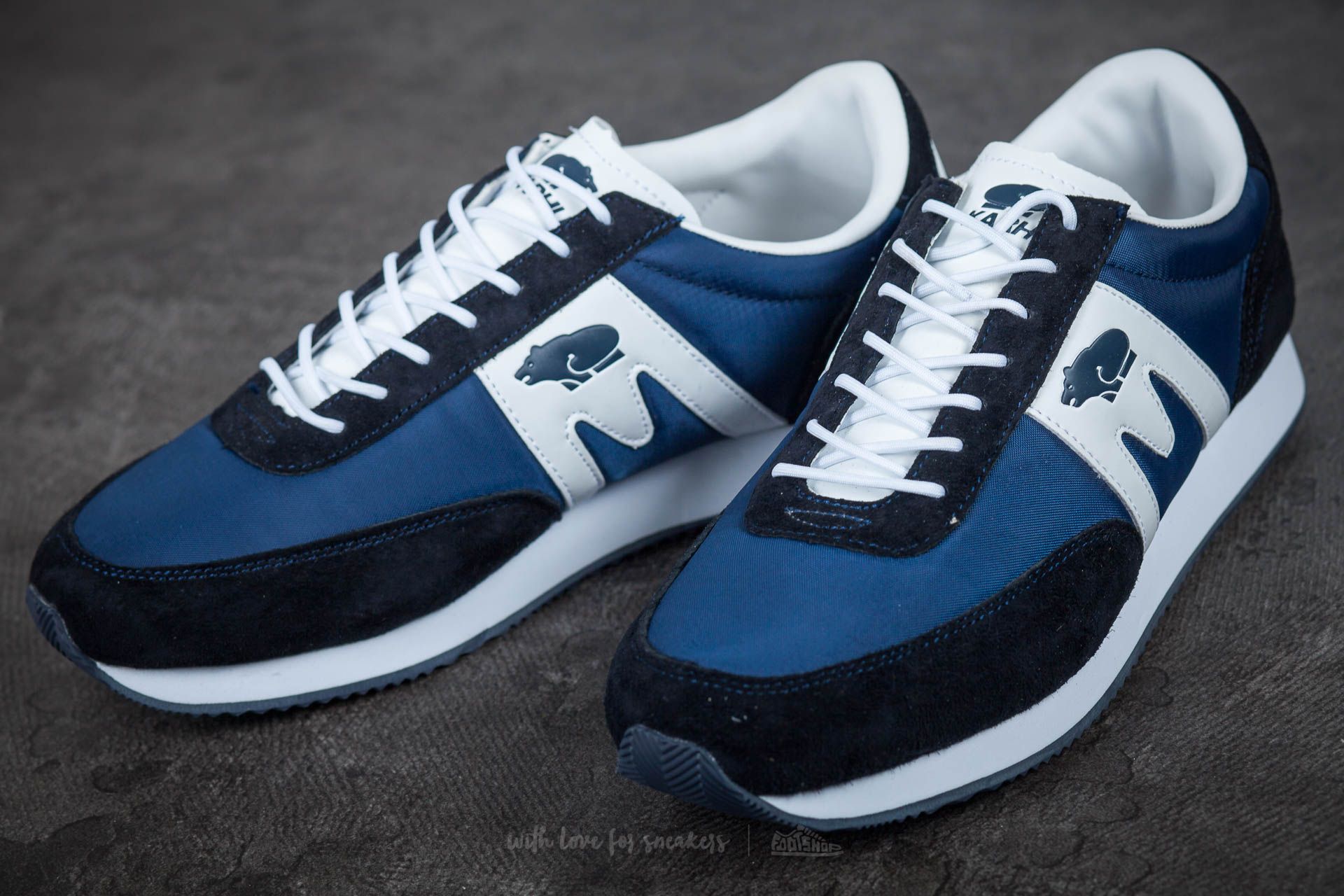 Férfi cipők Karhu Albatross 82 Deep Navy/ White