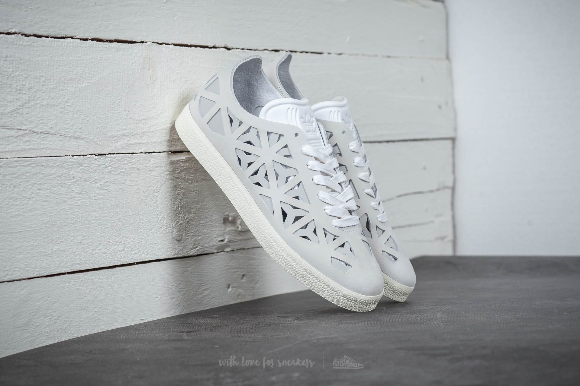 Dámske topánky a tenisky adidas Gazelle Cutout W Footwear White/ Footwear White/ Core White