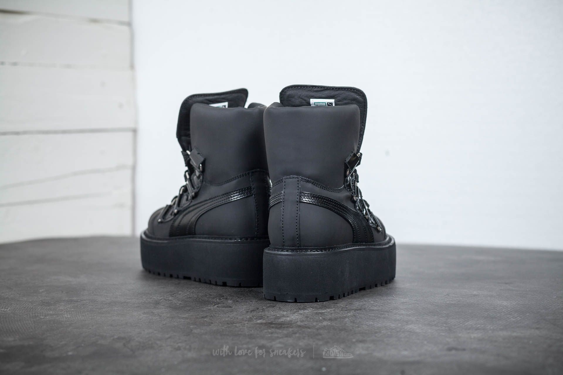 Dámské tenisky a boty Puma SB Eyelet Rihanna Puma Black - Black Black