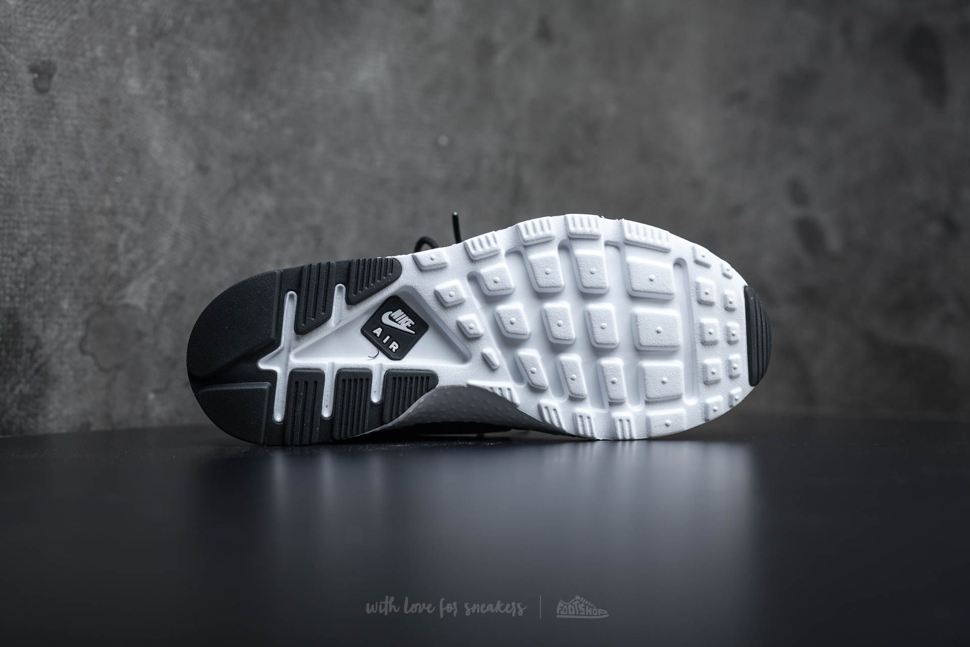 Sieviešu apavi Nike W Air Huarache Run Ultra Black/ Black-Black-White