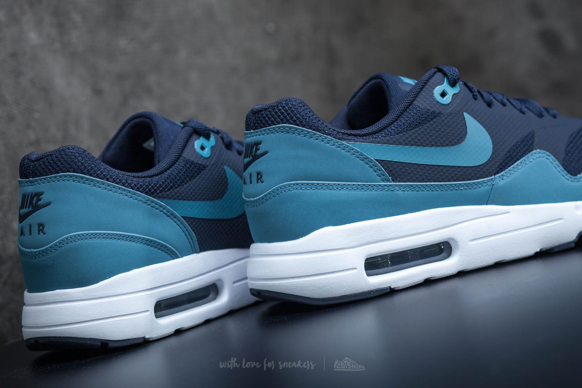 Air max 1 deals ultra 2.0 essential obsidian