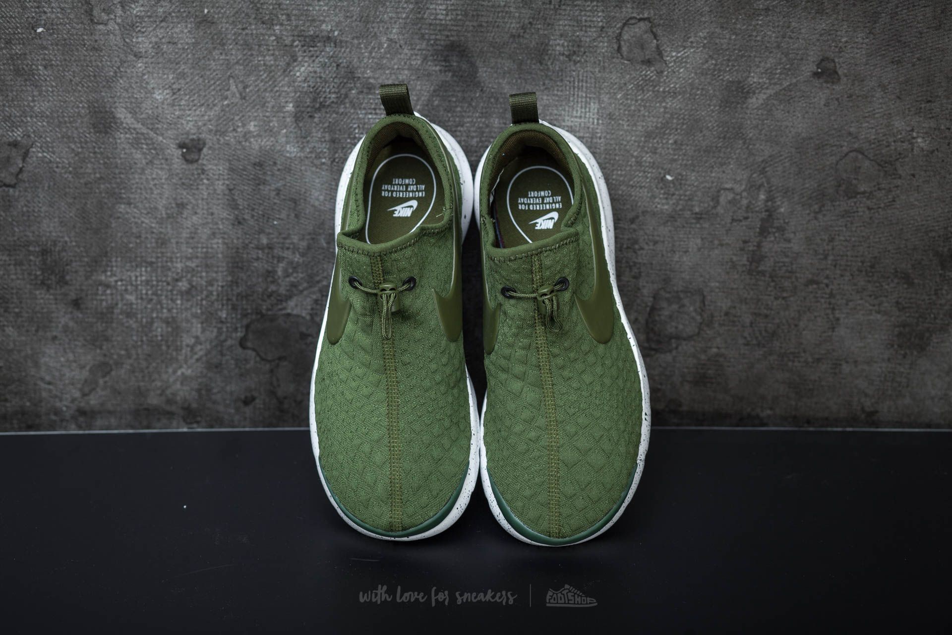Γυναικεία παπούτσια Nike W Aptare Legion Green/ Legion Green