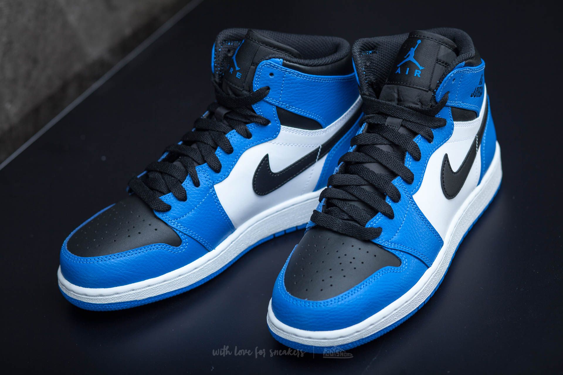 Air jordan 1 retro high hotsell soar blue