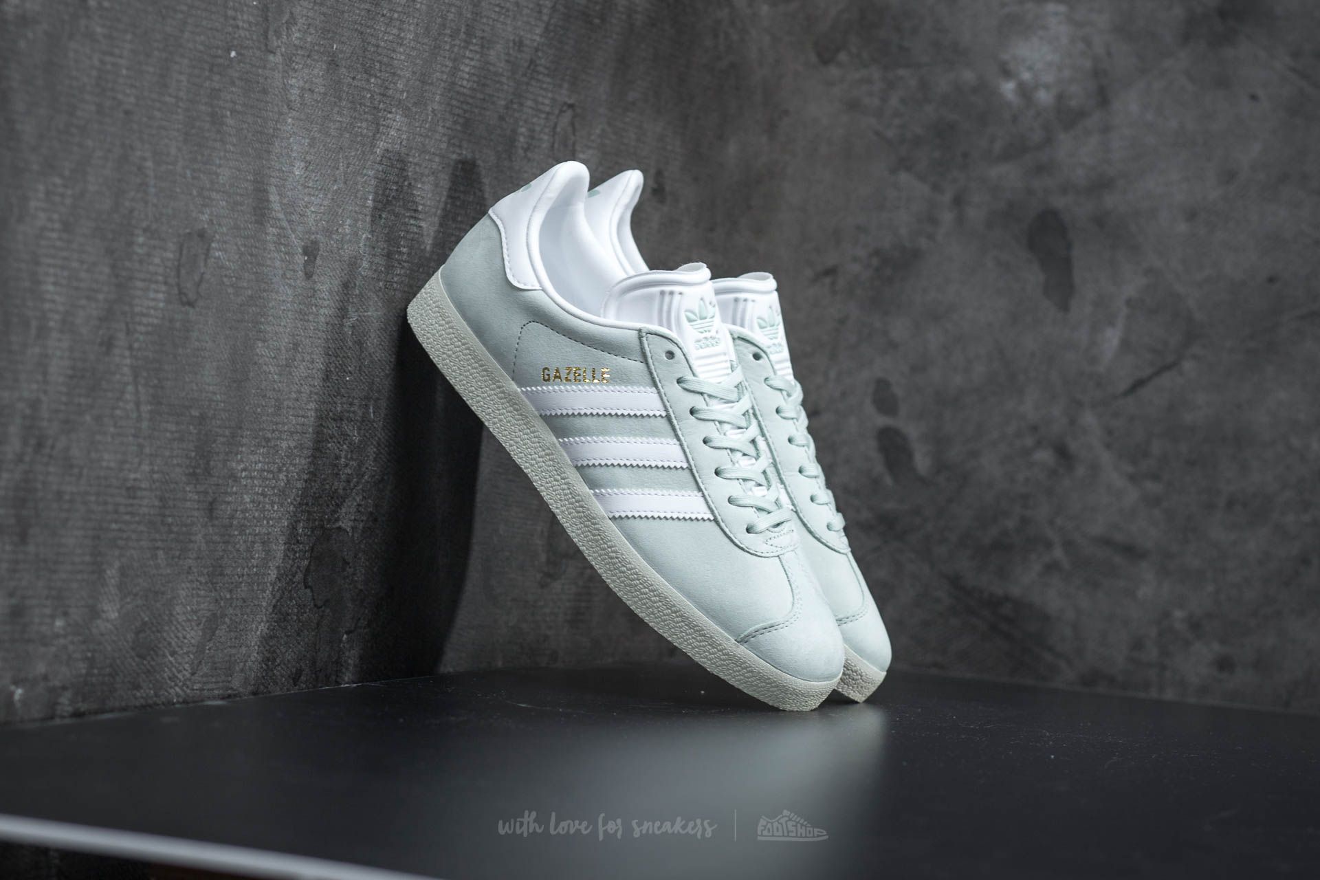 Gazelle linen 2025