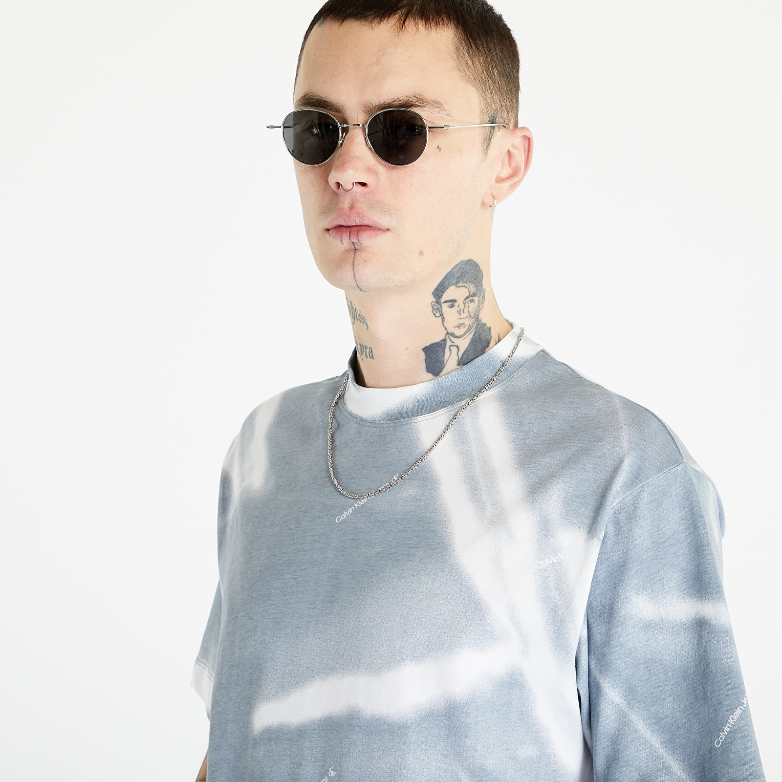 Weekday trip hotsell oval sunglasses