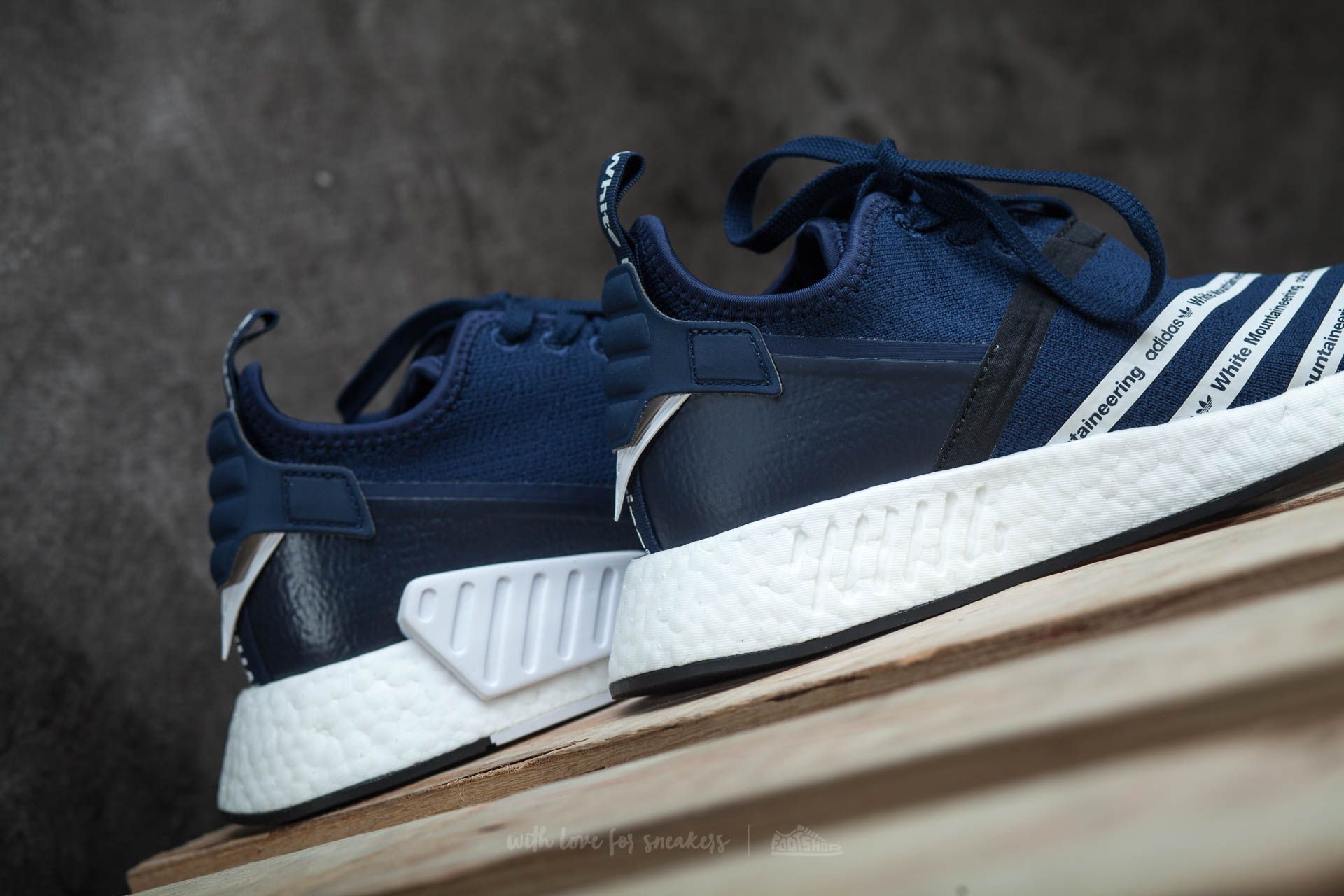 Nmd r2 pk navy discount