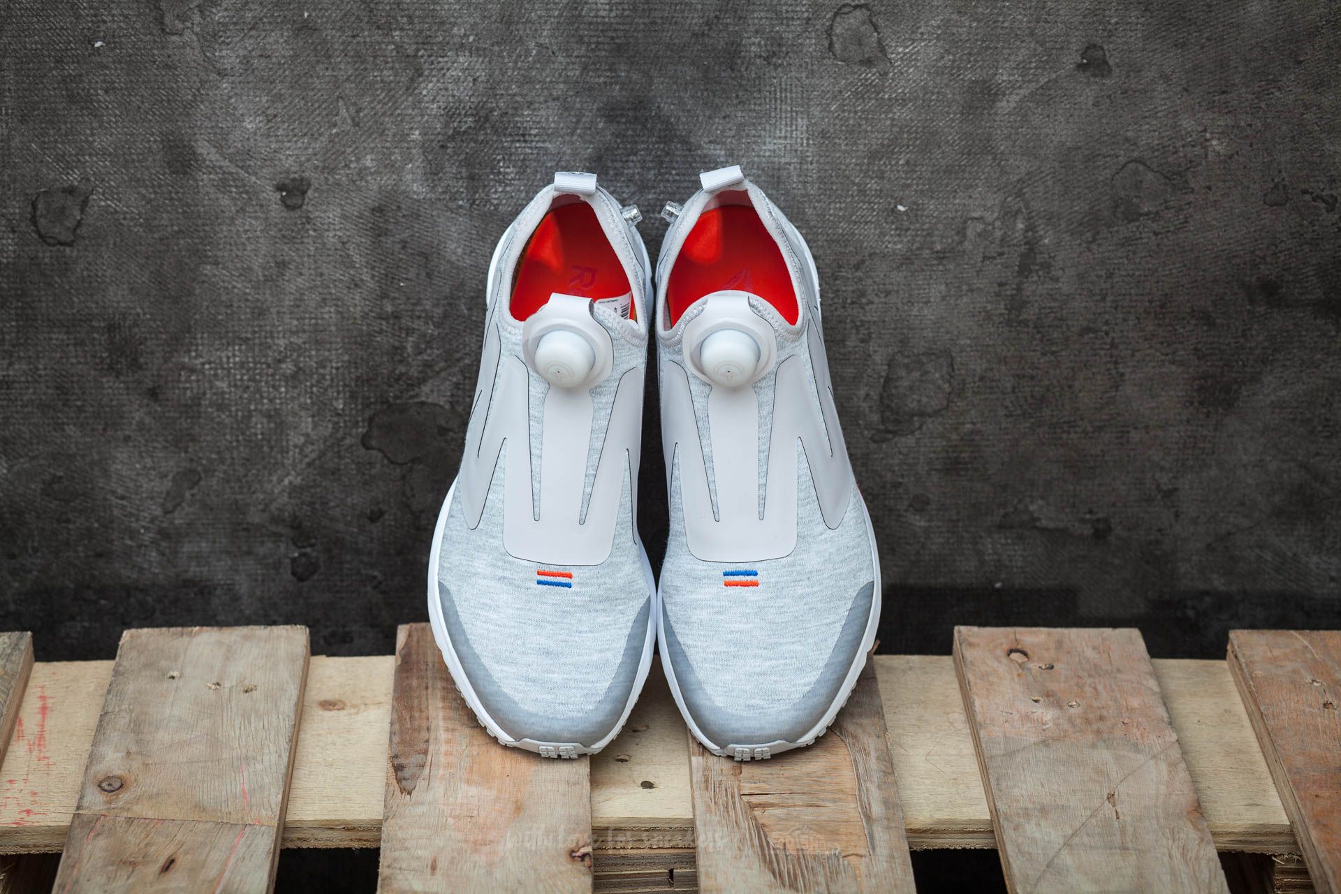 Reebok pump shop plus supreme