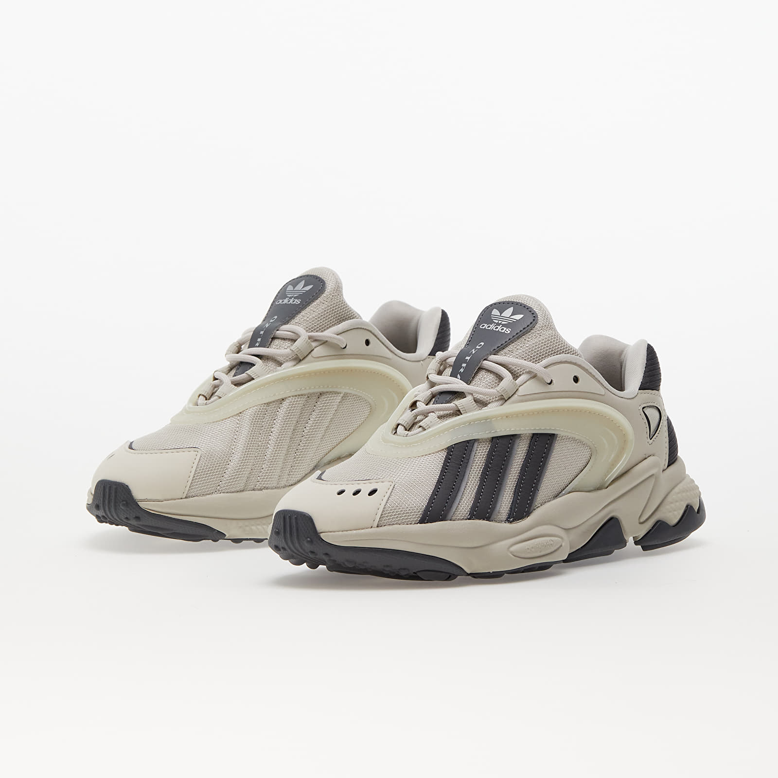 Încălțăminte și sneakerși pentru bărbați adidas Oztral Aluminium/ Grey Five/ Silver Metallic