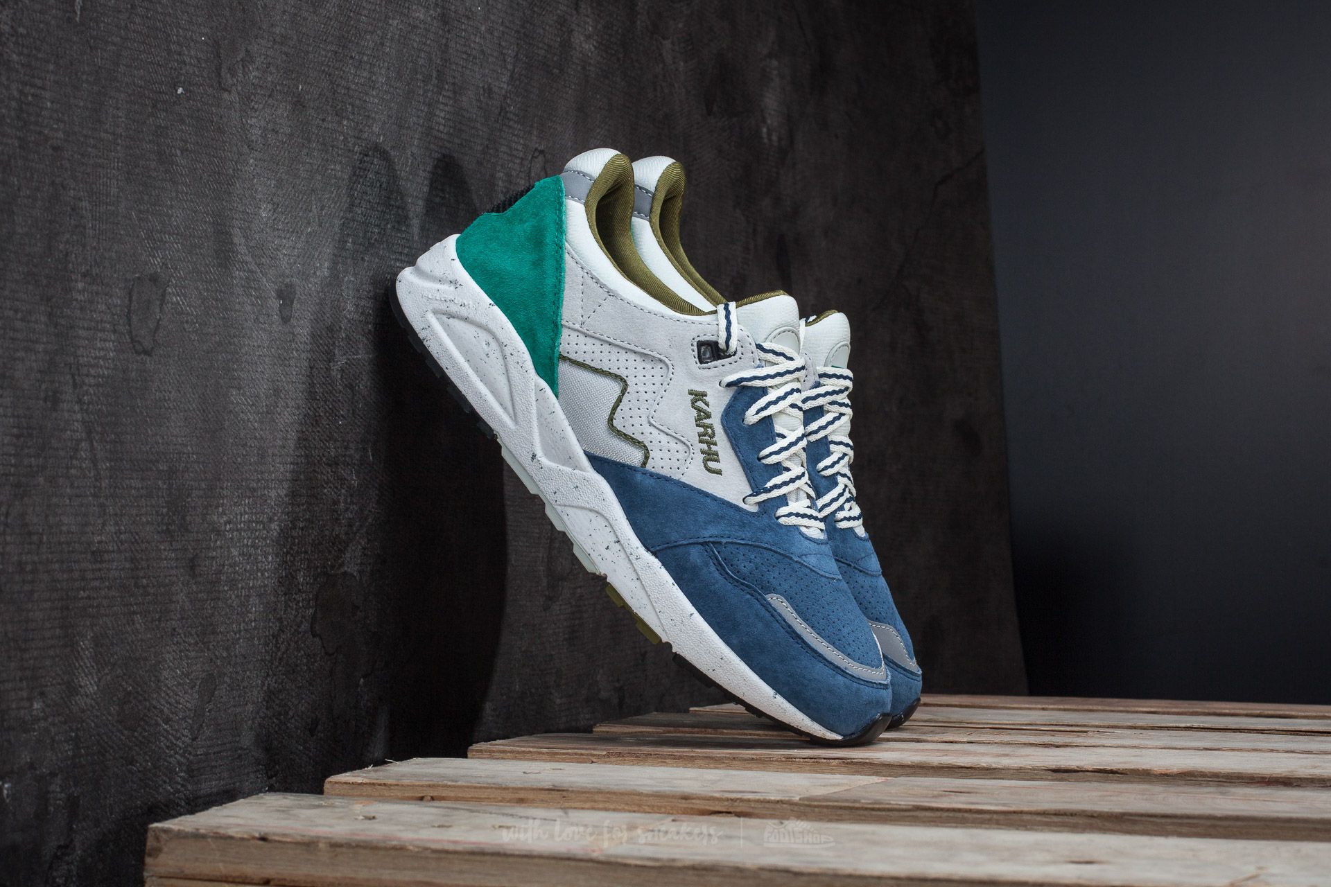 Karhu aria silver on sale birch june bug