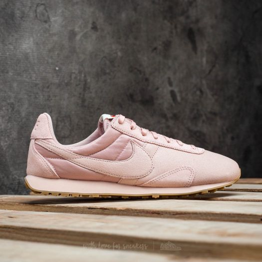 Women s shoes Nike W Pre Montreal Racer Vintage Premium Pink Oxford Pink Oxford Footshop