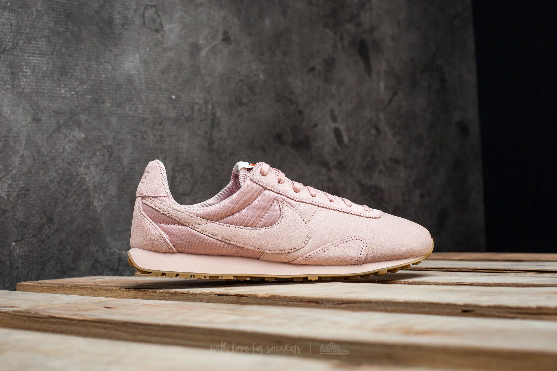 Moteriška avalynė Nike W Pre Montreal Racer Vintage Premium Pink Oxford/ Pink Oxford