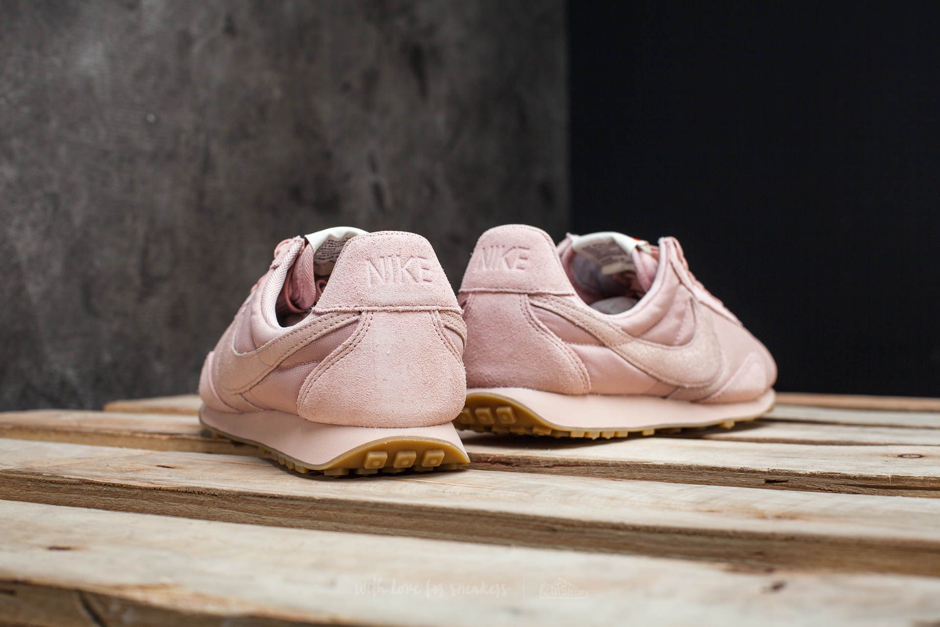 Moteriška avalynė Nike W Pre Montreal Racer Vintage Premium Pink Oxford/ Pink Oxford