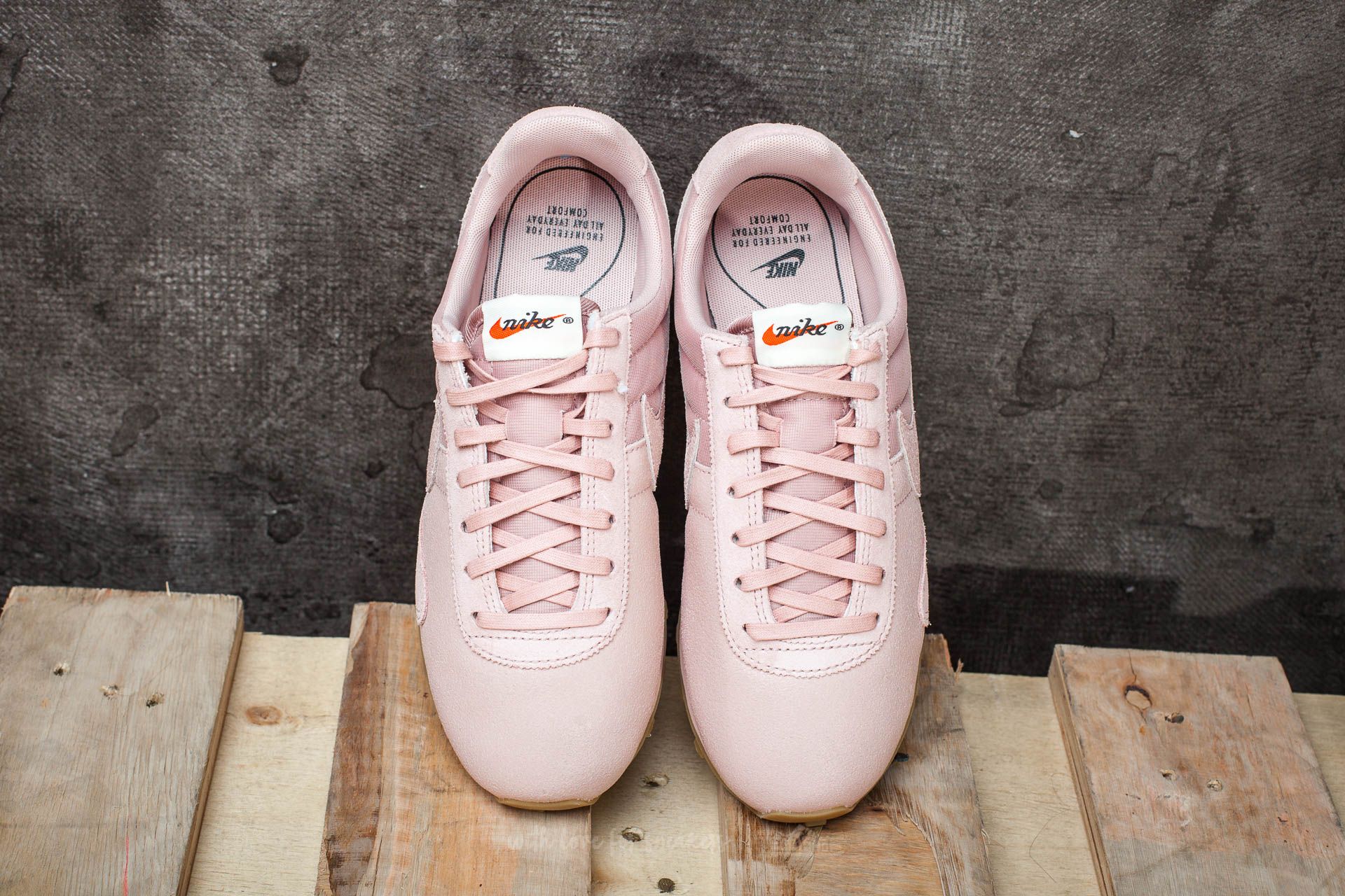 Moteriška avalynė Nike W Pre Montreal Racer Vintage Premium Pink Oxford/ Pink Oxford