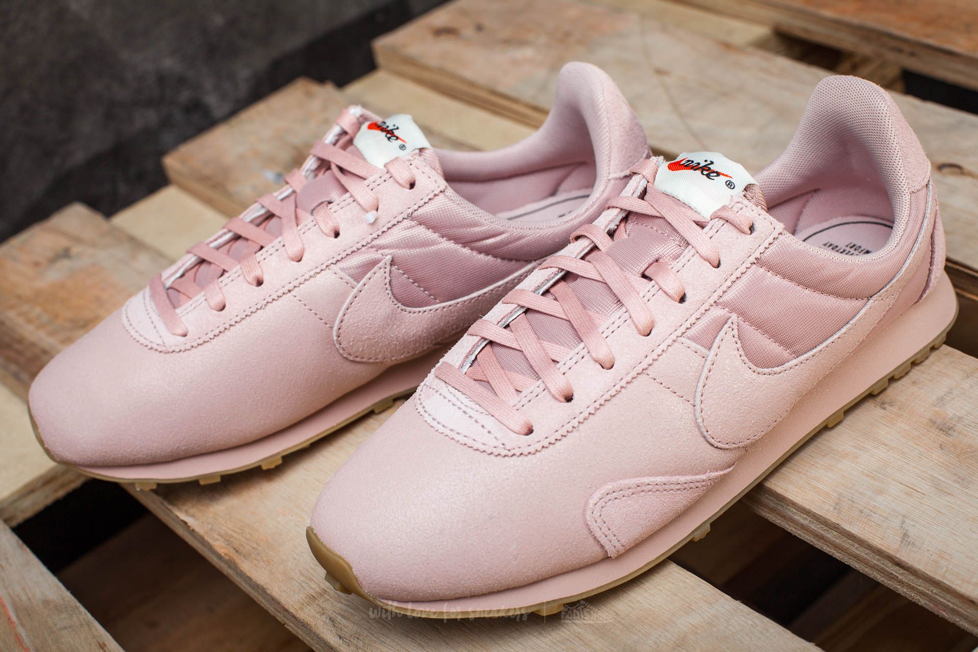 Moteriška avalynė Nike W Pre Montreal Racer Vintage Premium Pink Oxford/ Pink Oxford