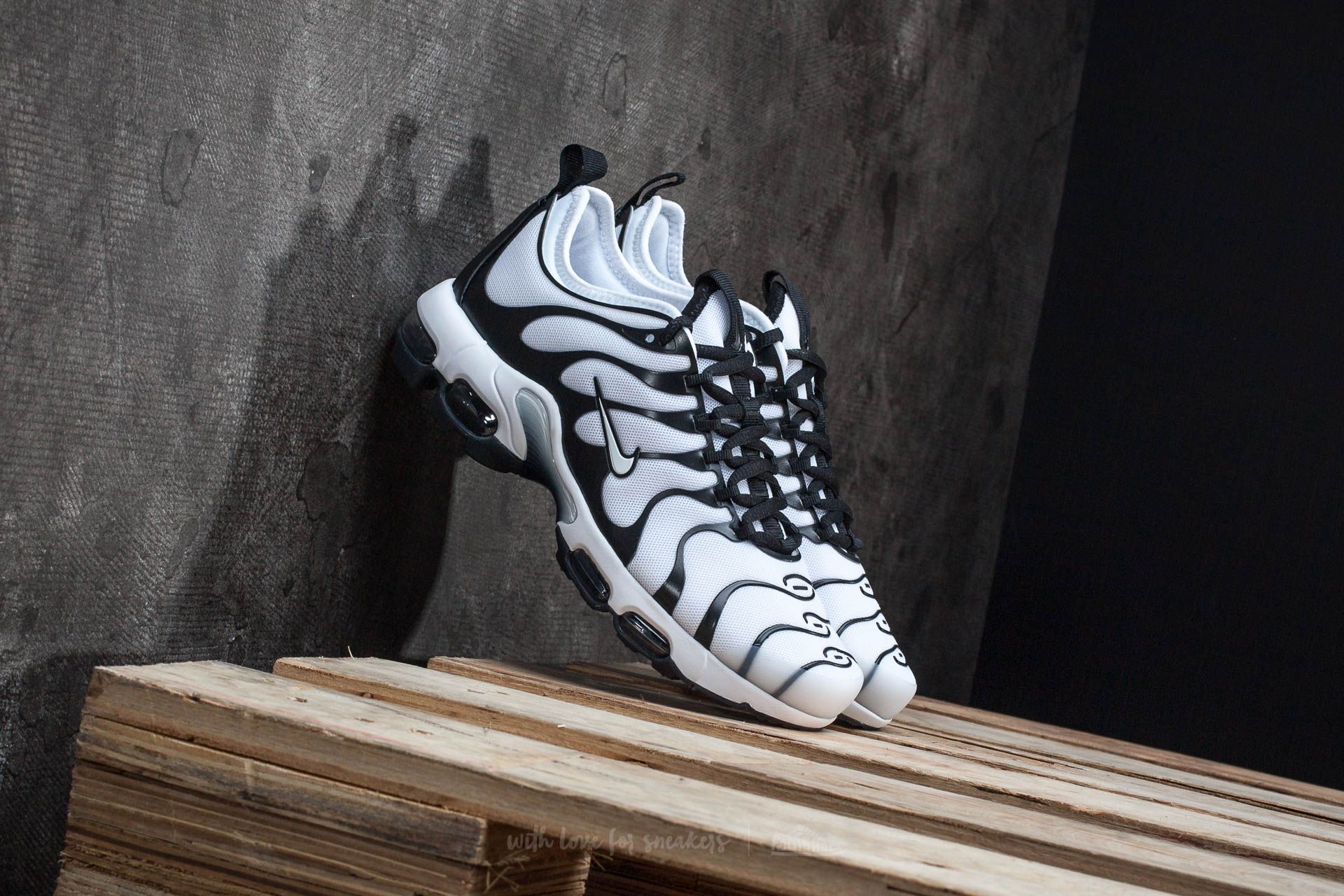 Damen Sneaker und Schuhe Nike Wmns Air Max Plus TN Ultra White/ White-Black  | Footshop