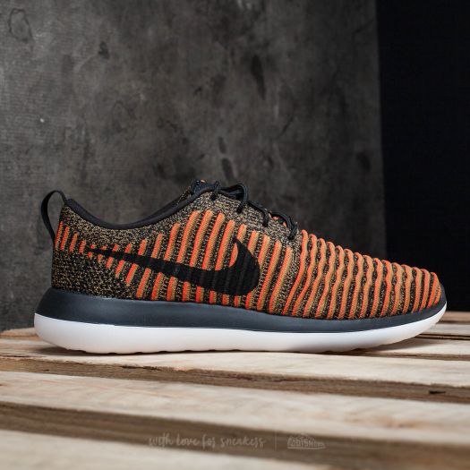 Scarpe uomo Nike Roshe Two Flyknit Black Black White Max Orange Footshop
