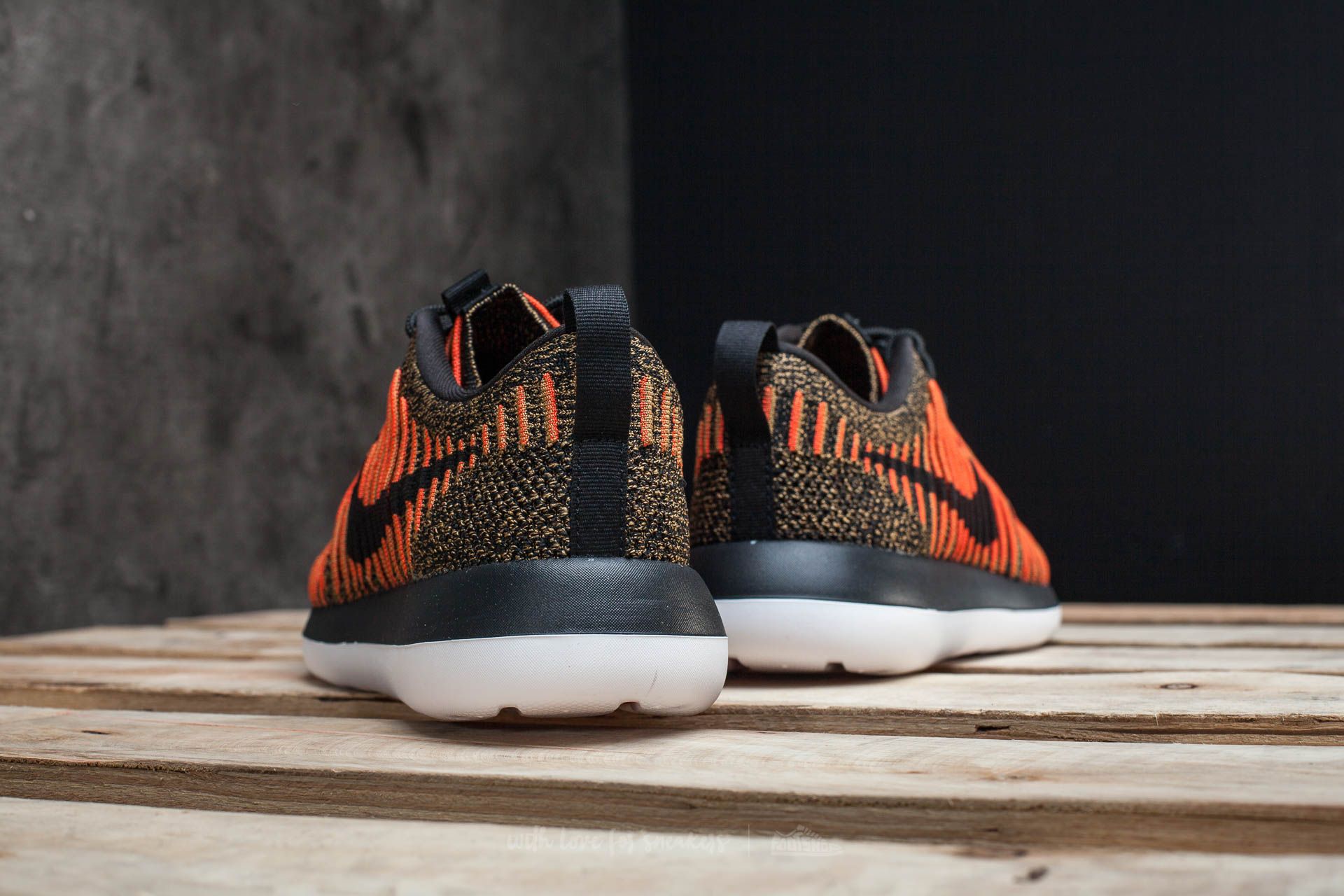 Zapatillas Hombre Nike Roshe Two Flyknit Black/ Black-White-Max Orange