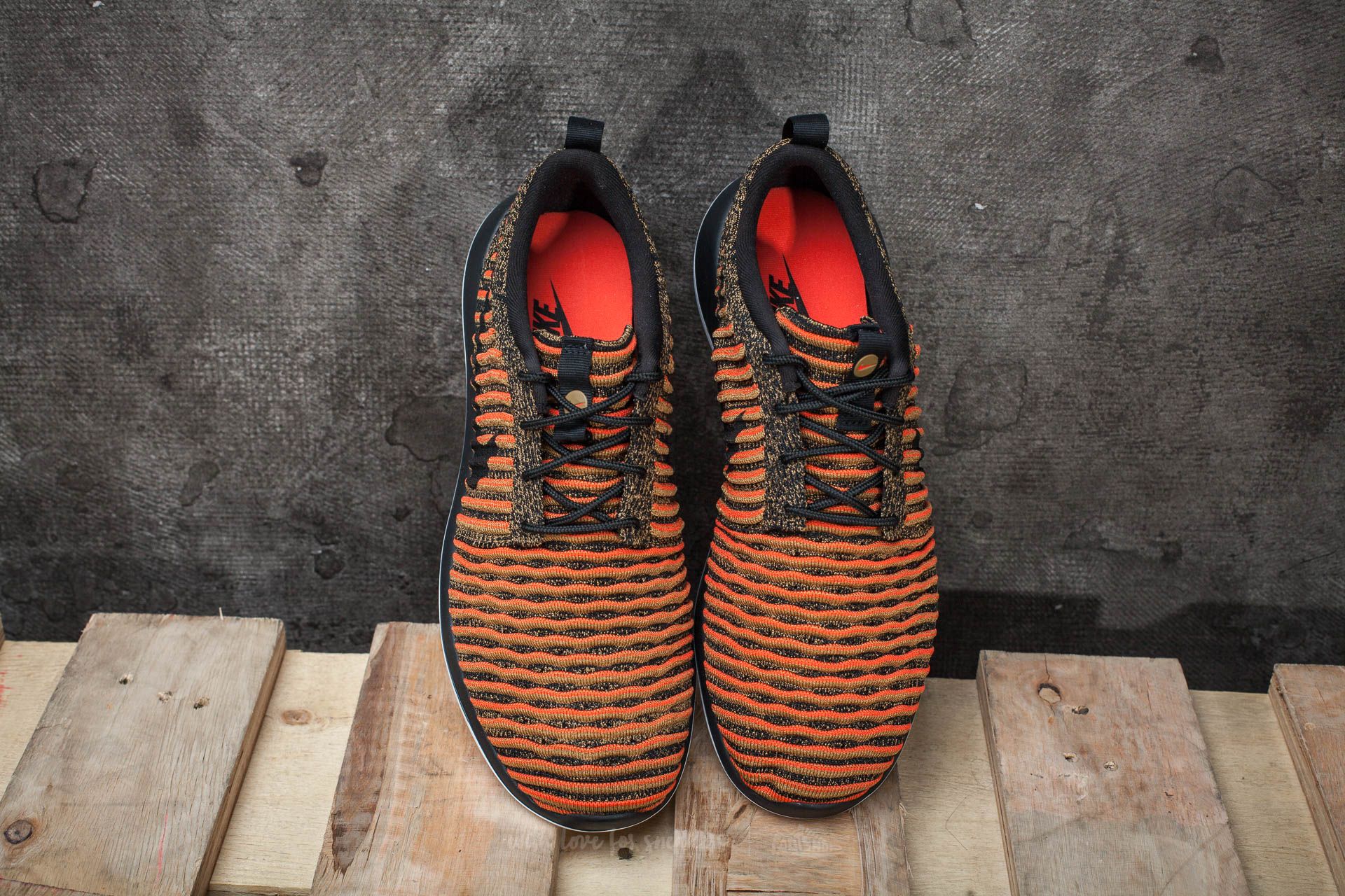 Zapatillas Hombre Nike Roshe Two Flyknit Black/ Black-White-Max Orange