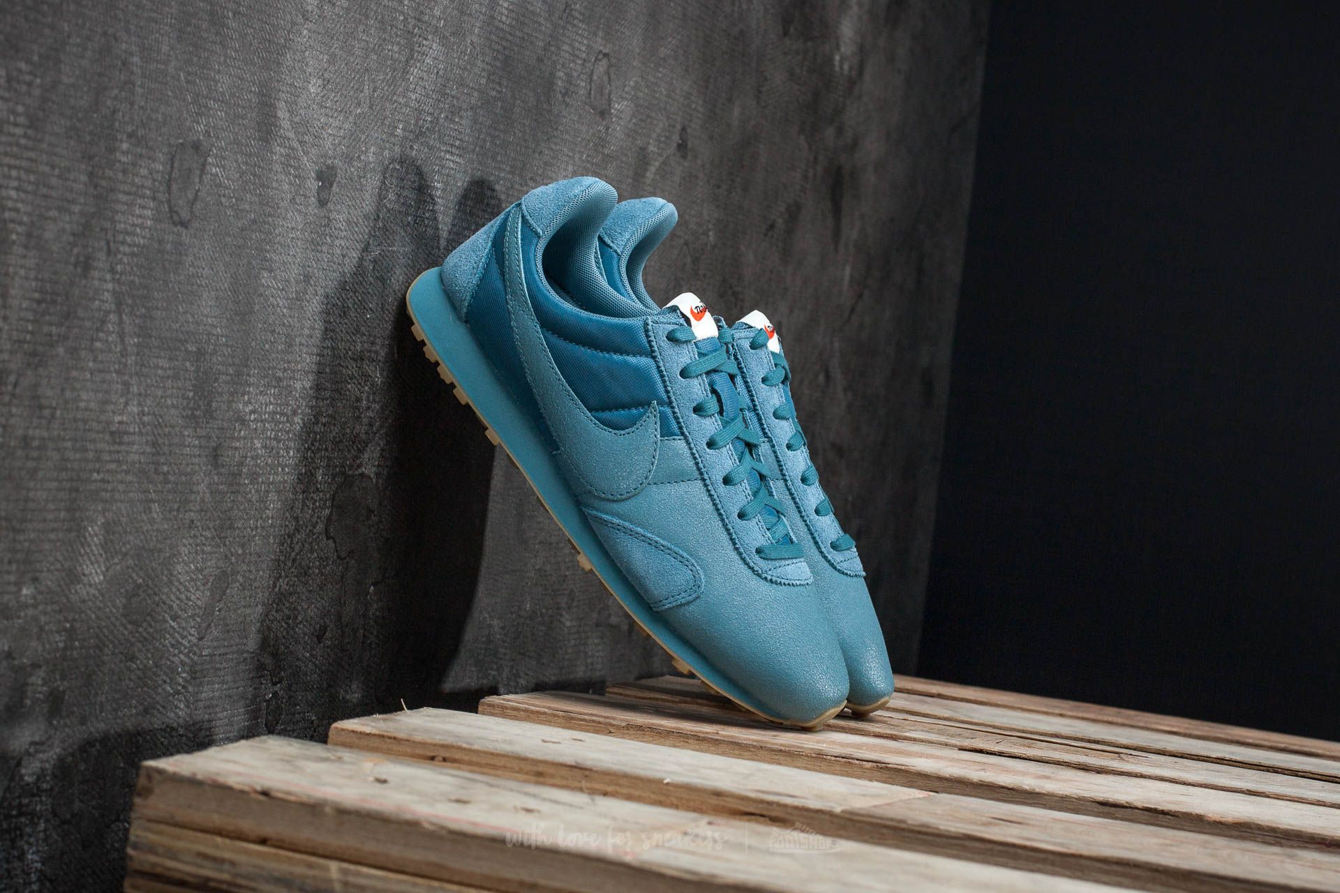 Women's shoes Nike W Pre Montreal Racer Vintage Premium Smokey Blue/ Smokey Blue