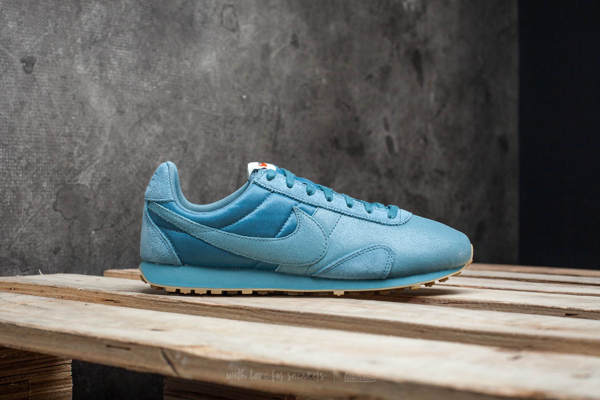 Women's shoes Nike W Pre Montreal Racer Vintage Premium Smokey Blue/ Smokey Blue