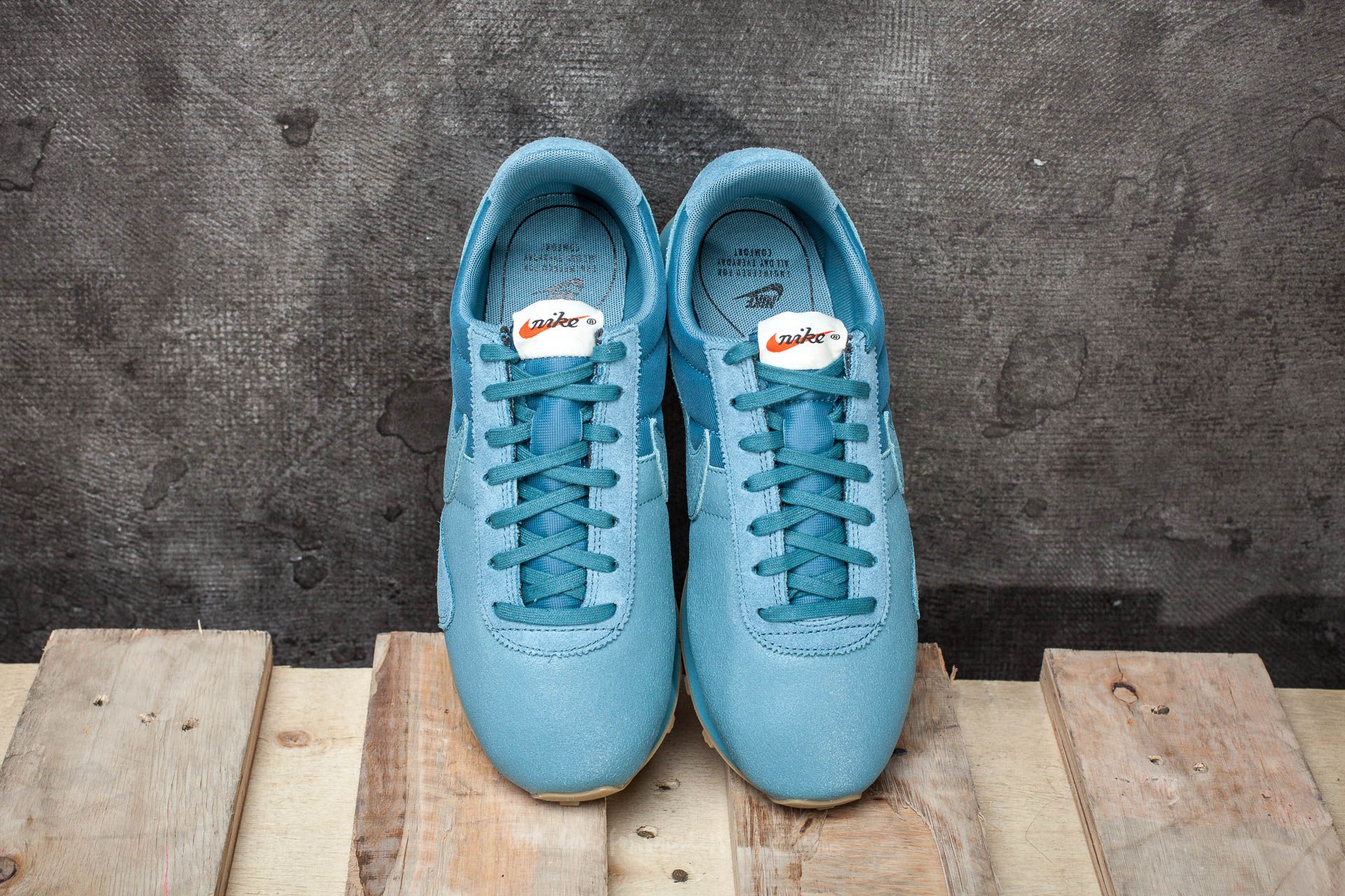 Women s shoes Nike W Pre Montreal Racer Vintage Premium Smokey Blue Smokey Blue Footshop