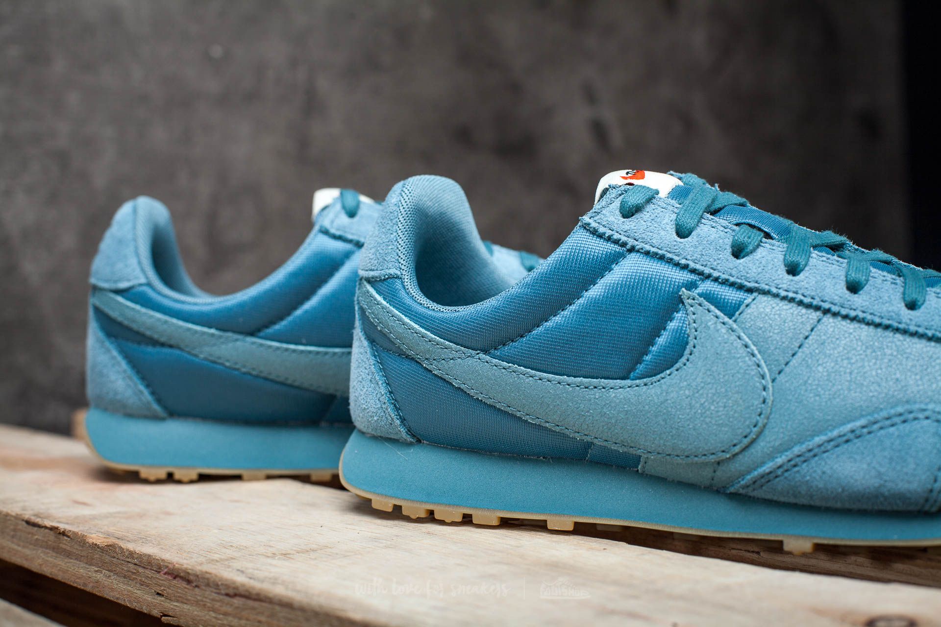 Women's shoes Nike W Pre Montreal Racer Vintage Premium Smokey Blue/ Smokey Blue