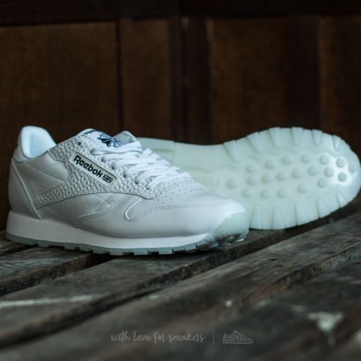 Id white shoes top
