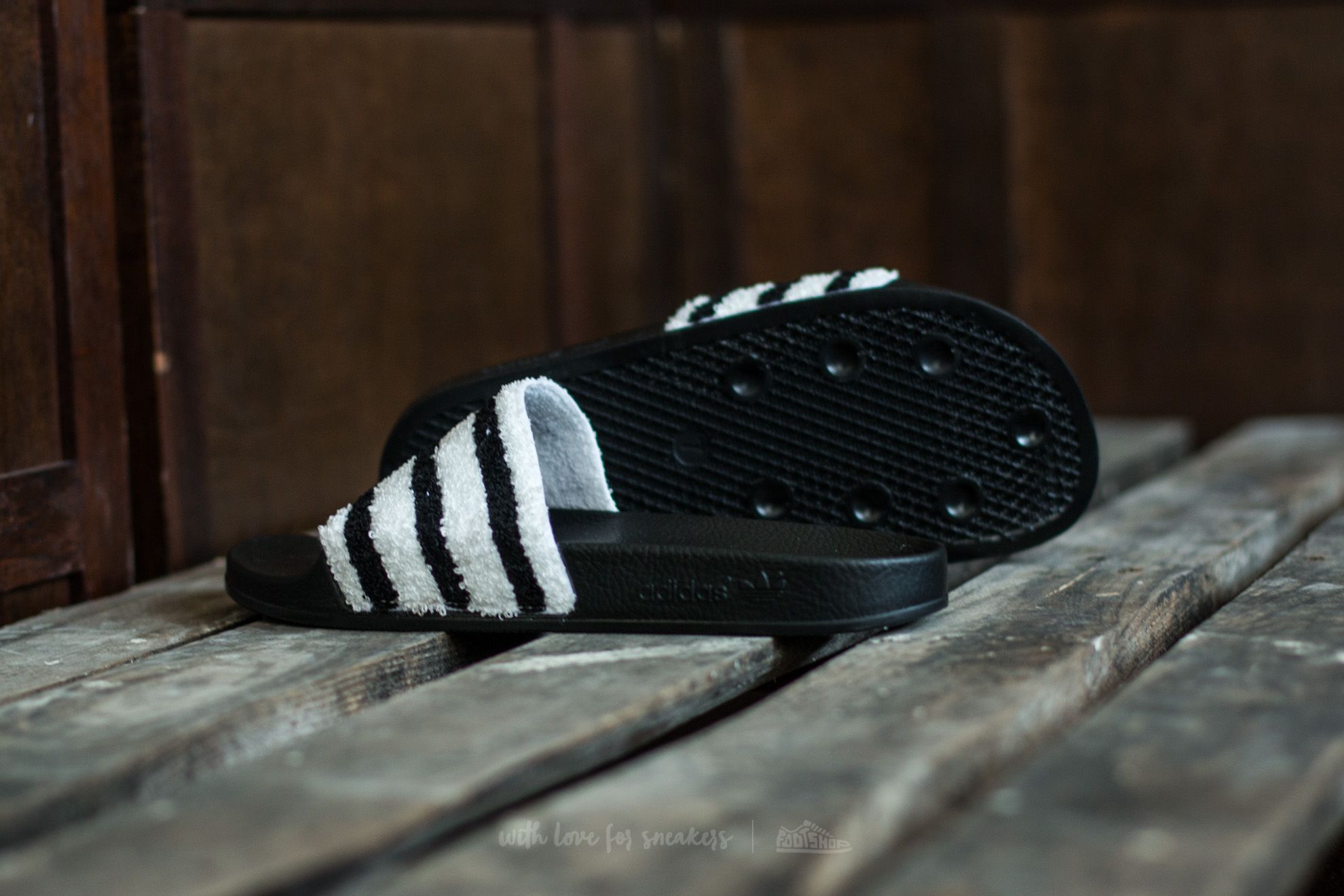 Pánské tenisky a boty adidas Adilette Core Black/ Core Black/ Ftw White