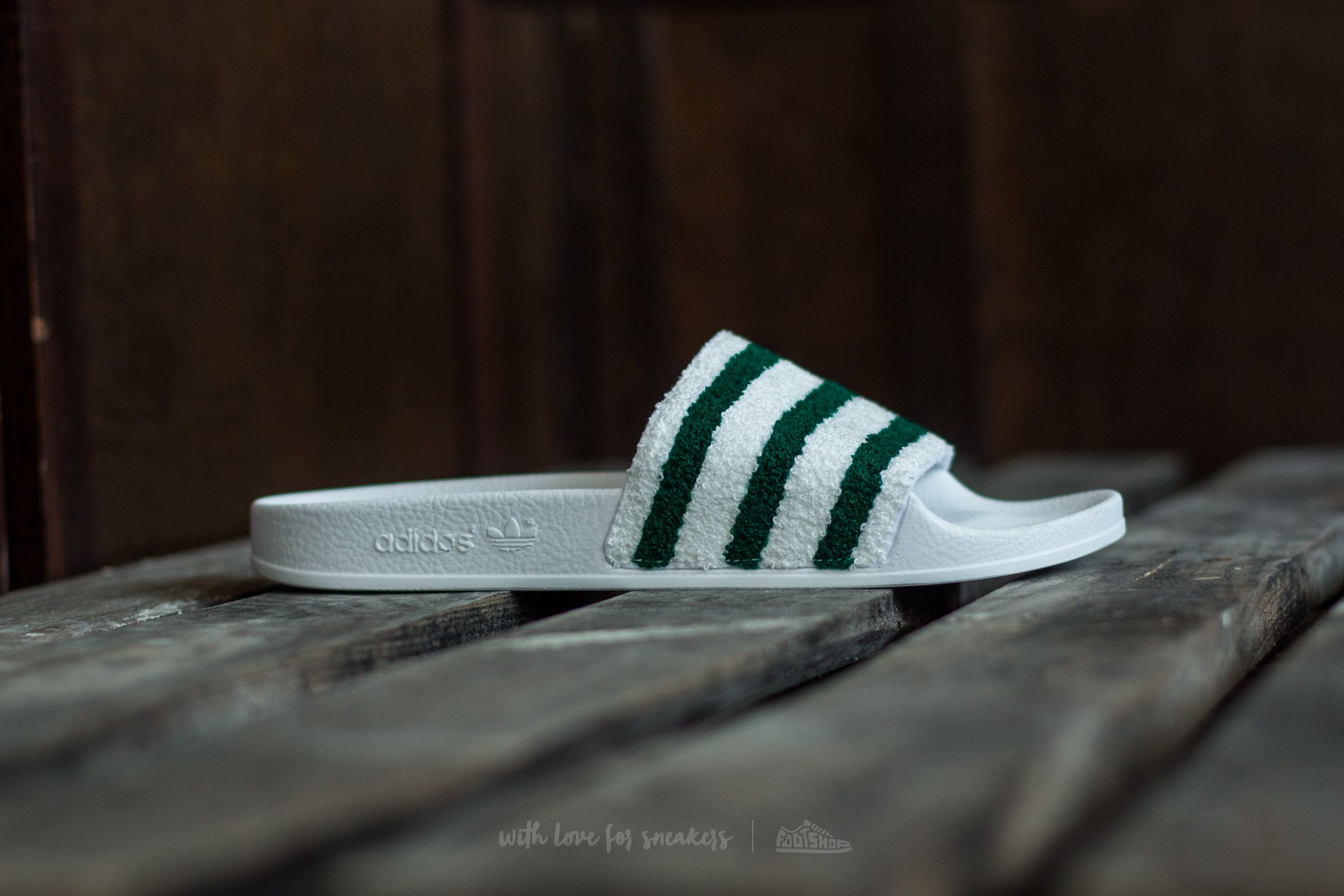 Încălțăminte și sneakerși pentru bărbați adidas Adilette Ftw White/ Sub Green/ Ftw White