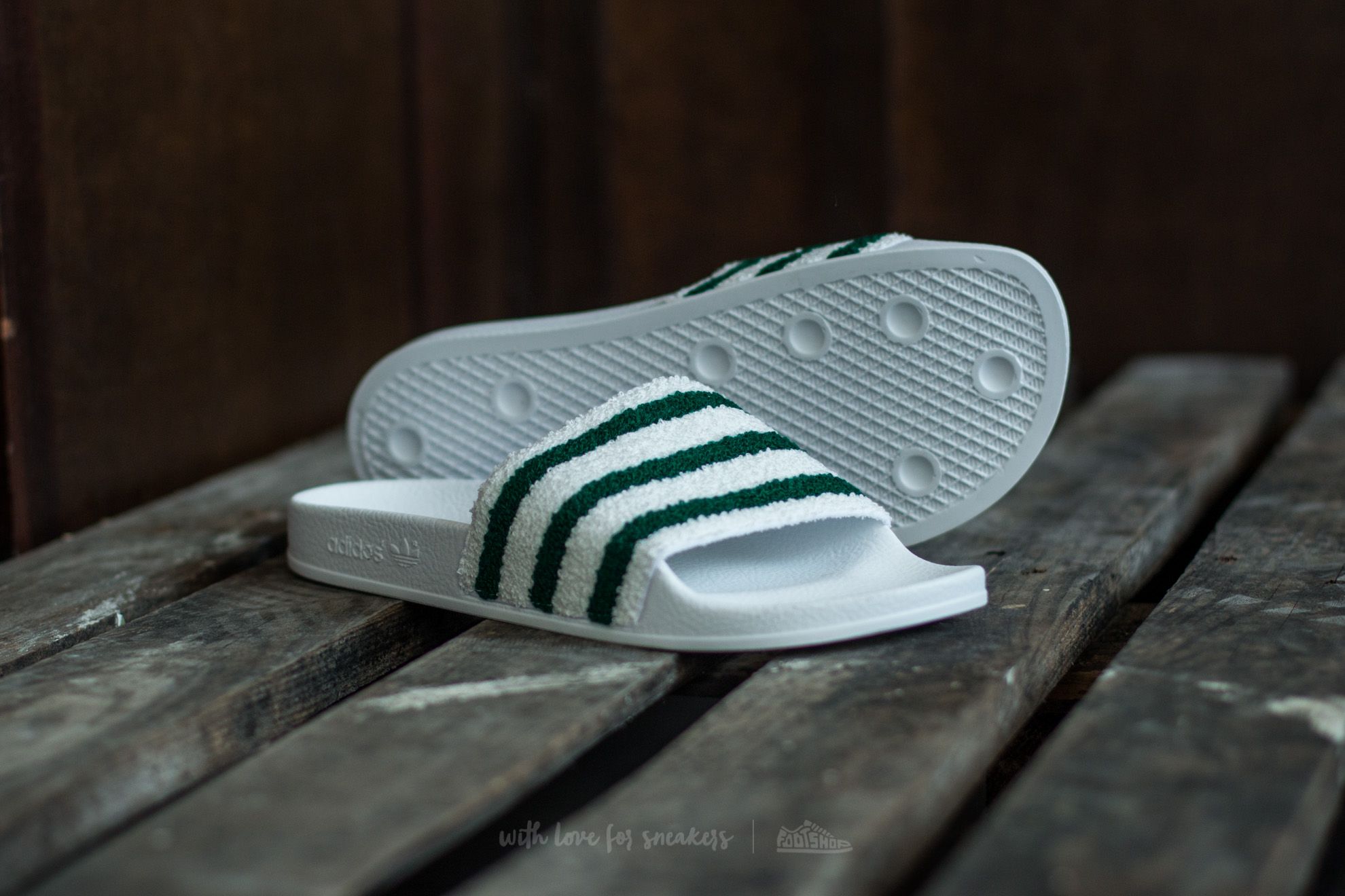 Încălțăminte și sneakerși pentru bărbați adidas Adilette Ftw White/ Sub Green/ Ftw White