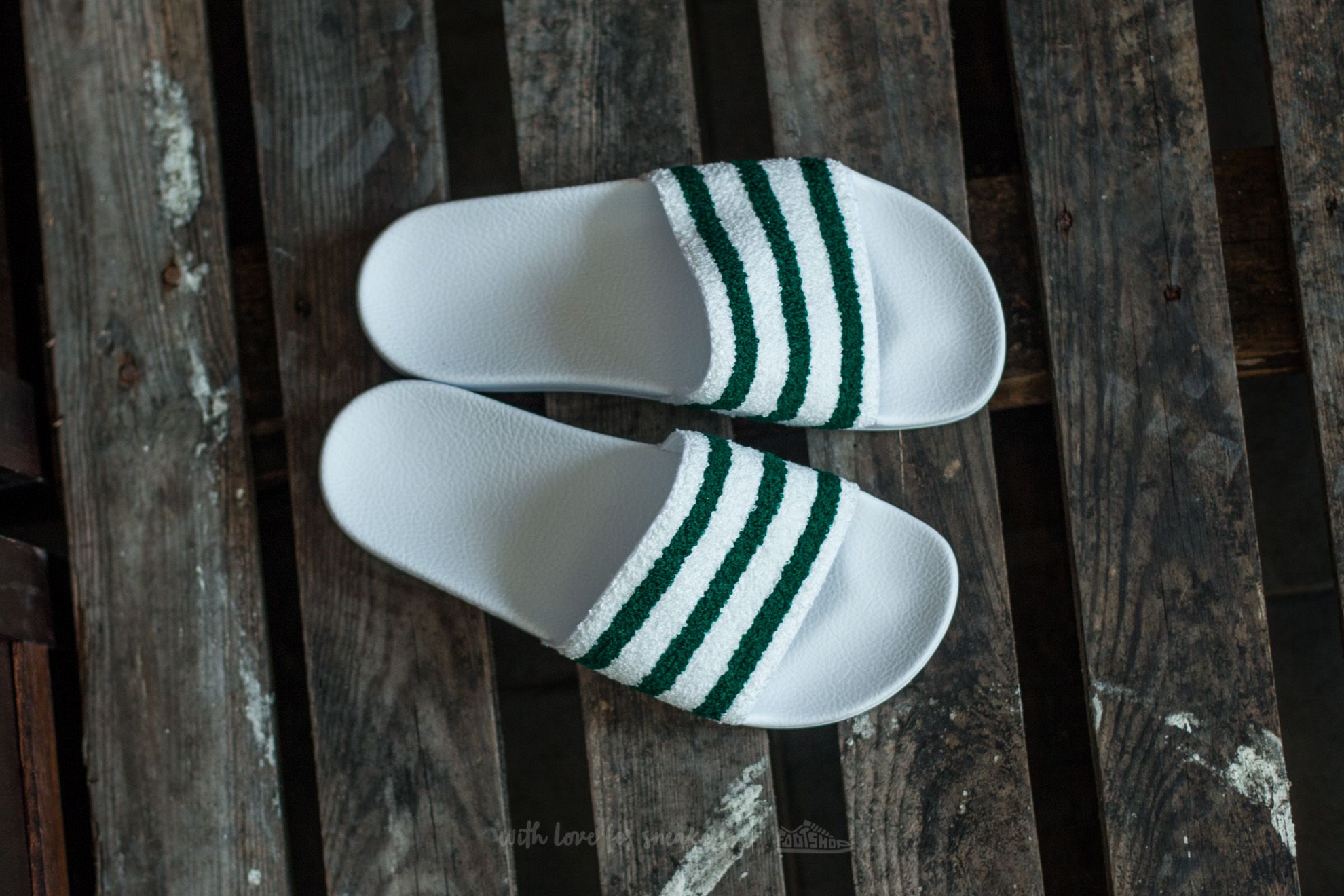 Încălțăminte și sneakerși pentru bărbați adidas Adilette Ftw White/ Sub Green/ Ftw White