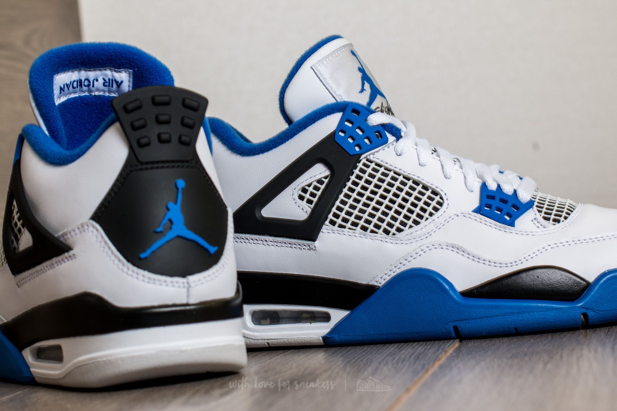 Мъжки кецове и обувки Air Jordan 4 Retro White/ Game Royal-Black