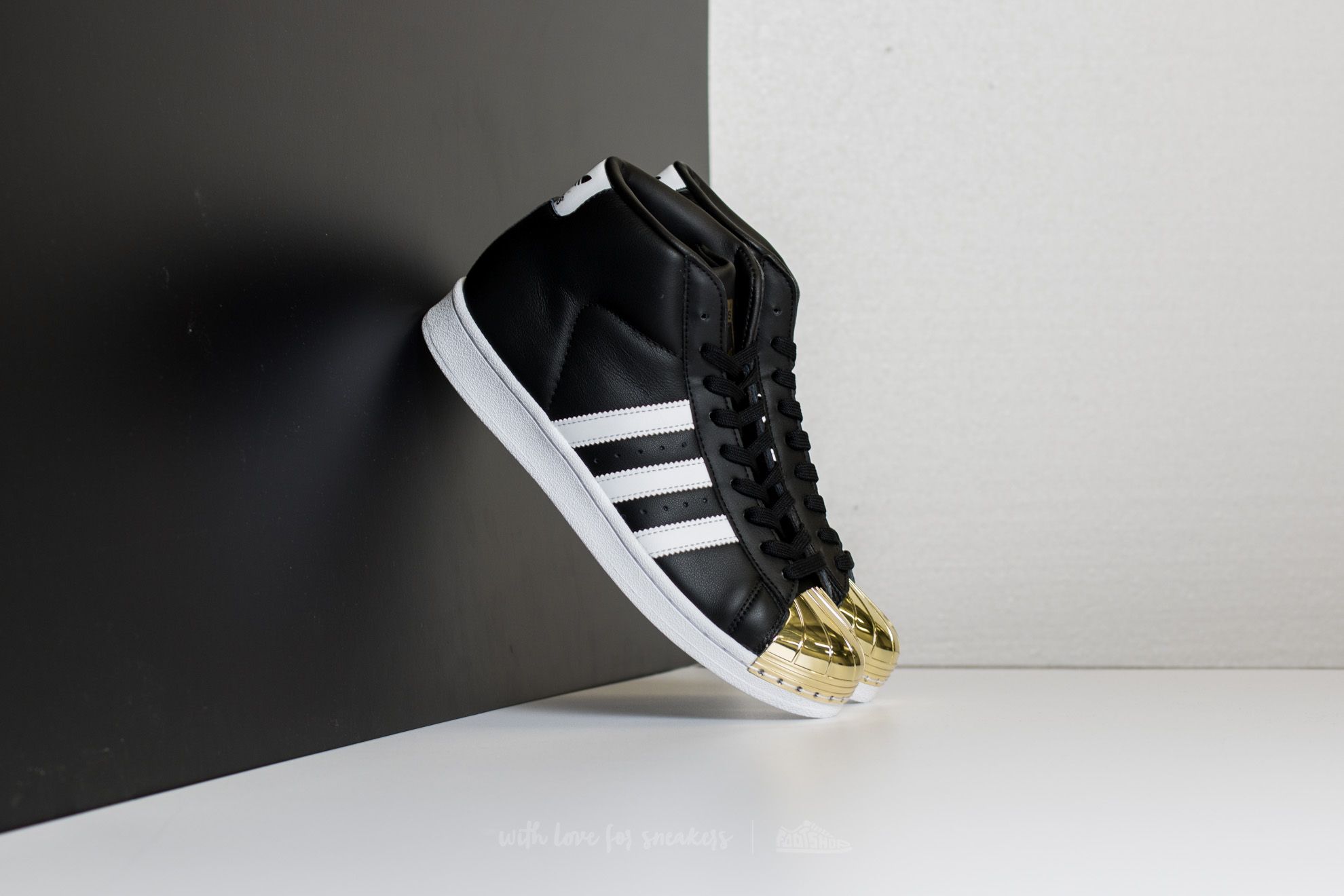 Damen Sneaker und Schuhe adidas Promodel Metal Toe W Core Black/ Ftw White/ Gold Metallic